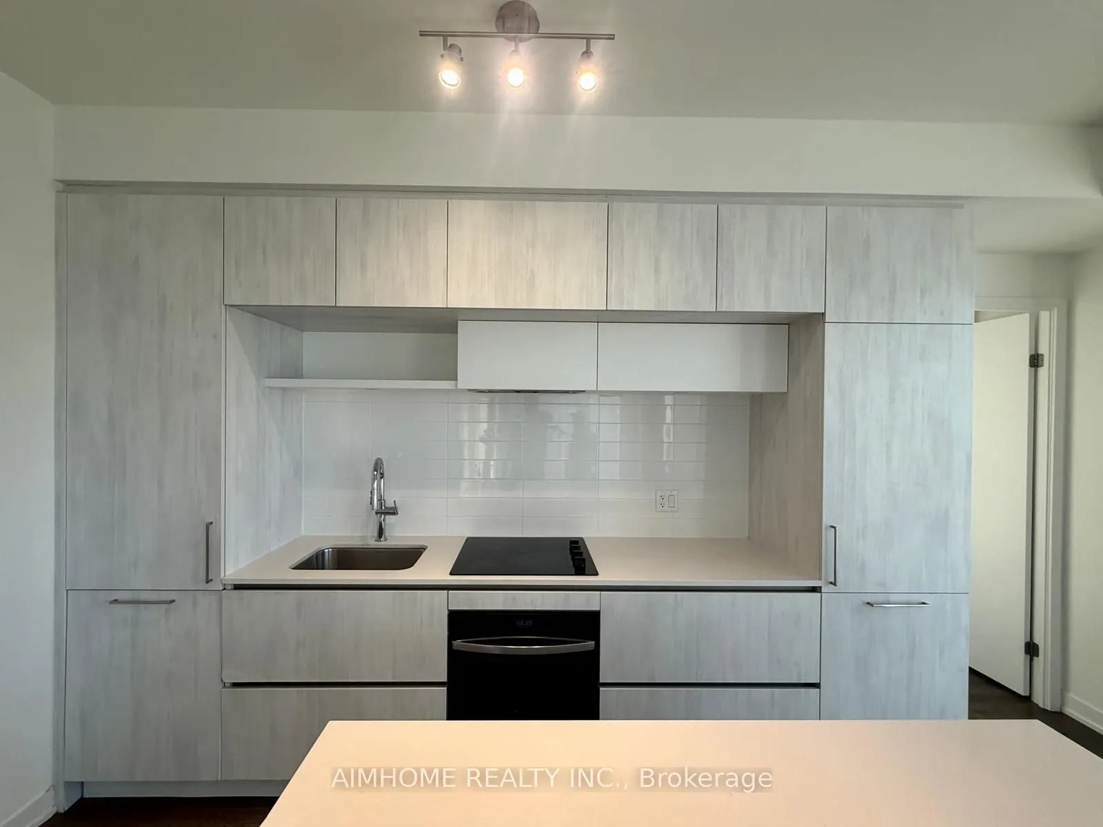 2 David Eyer Road E #829