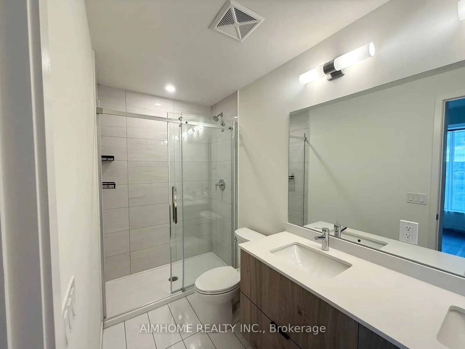 2 David Eyer Road E #829