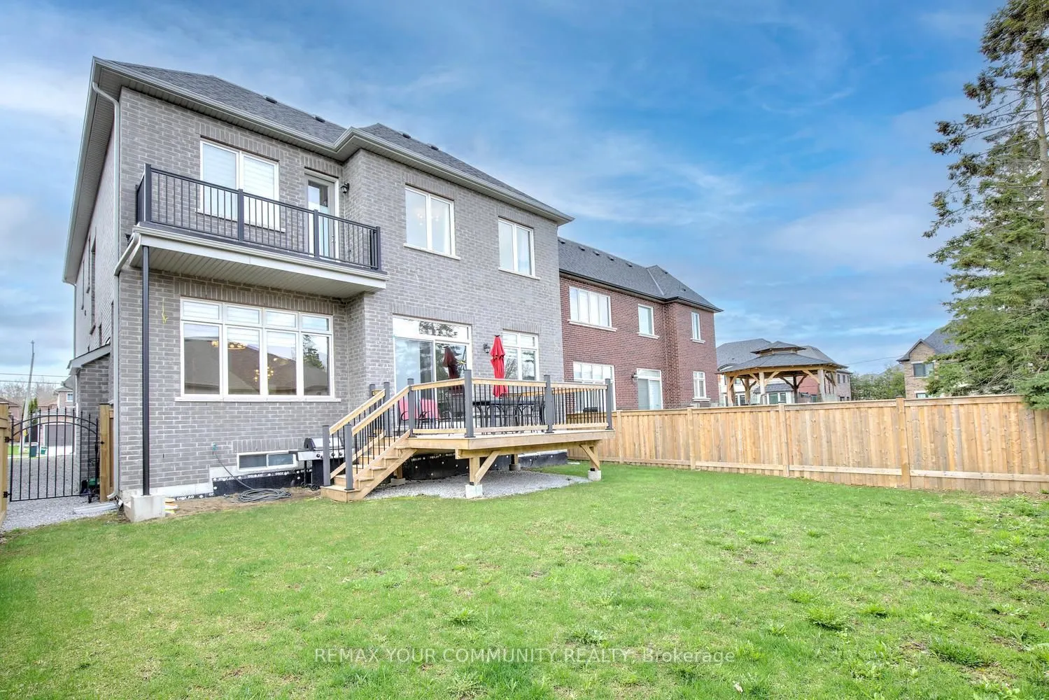 96 Bond Crescent