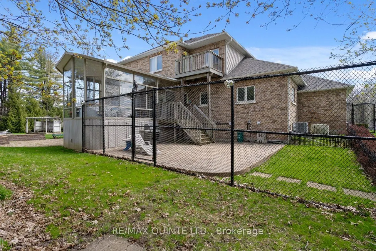 2 Treeview Avenue