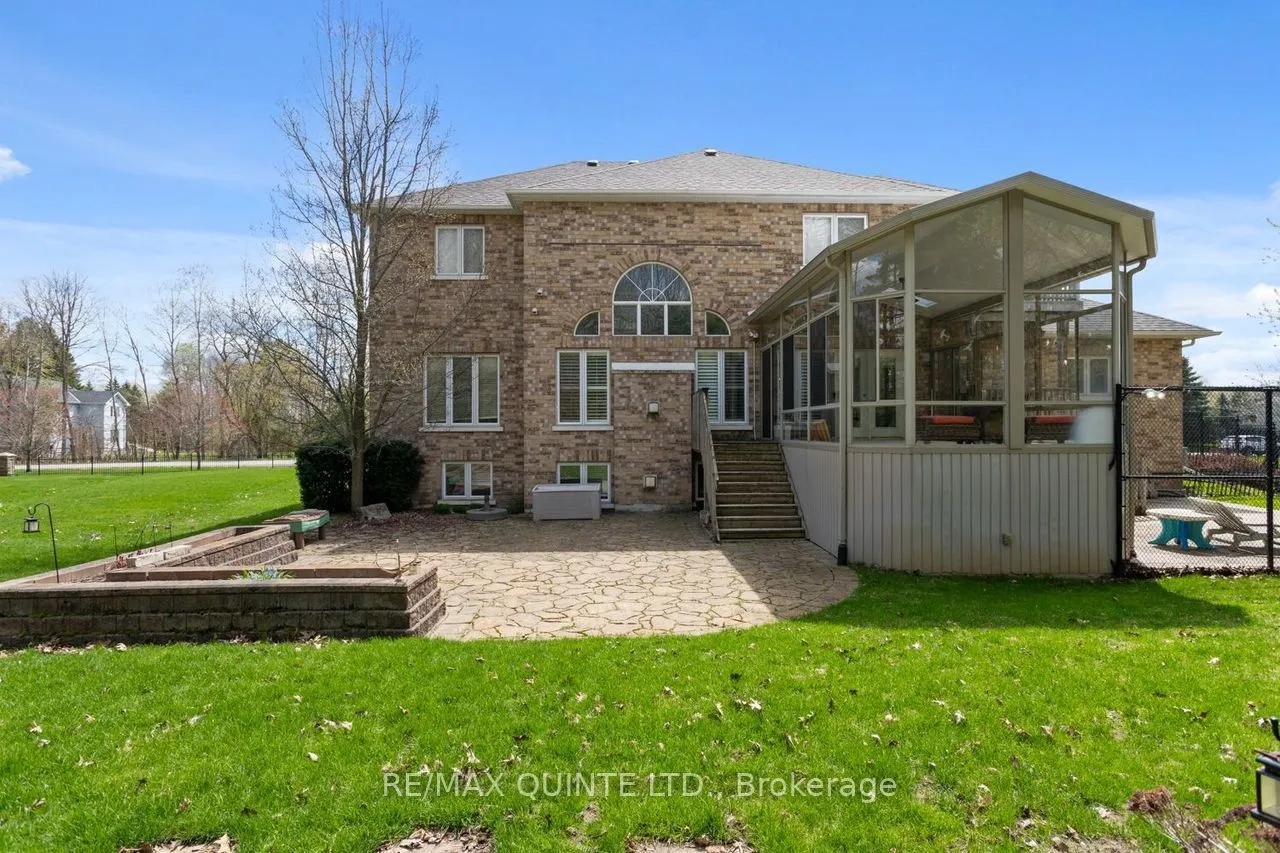 2 Treeview Avenue