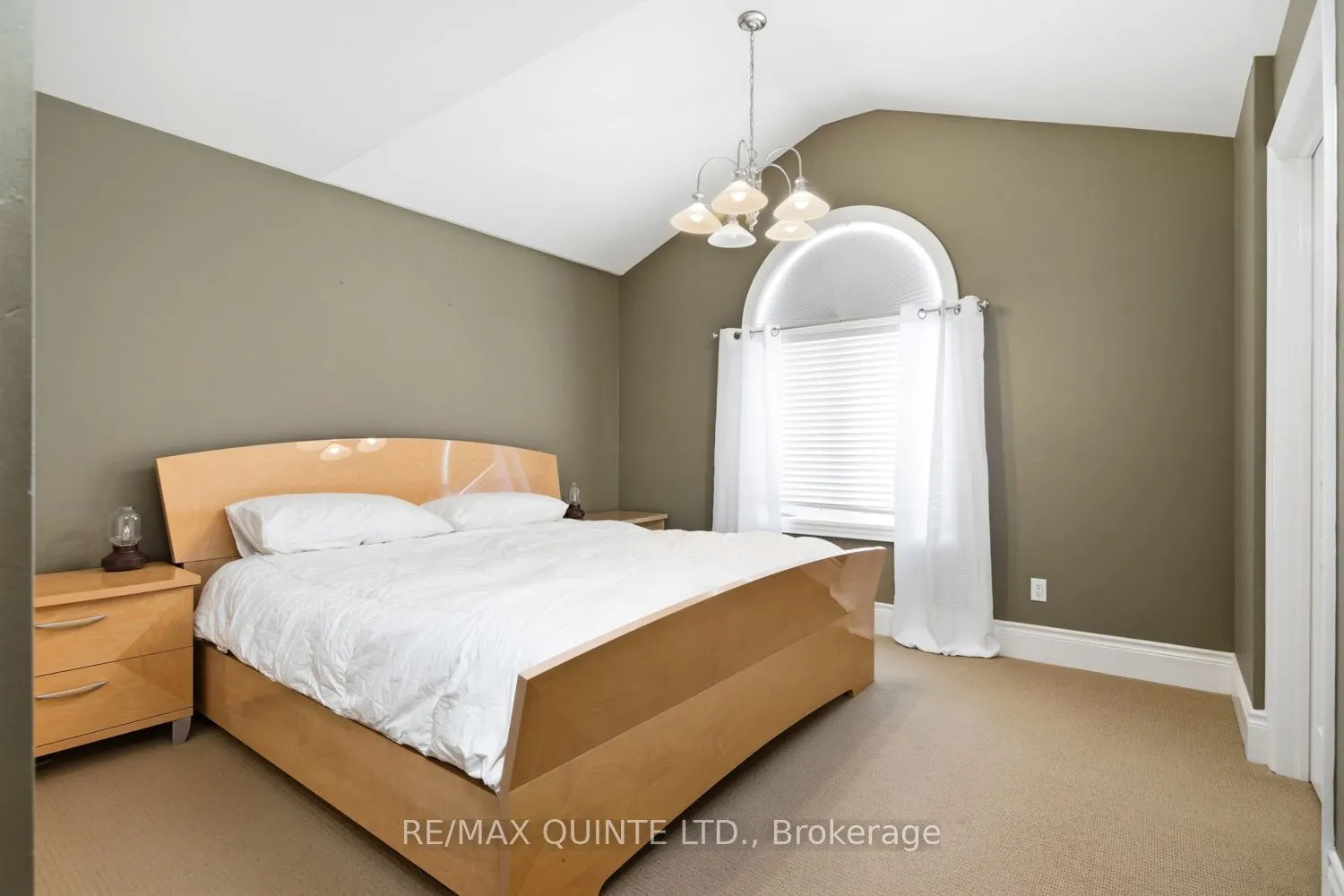 2 Treeview Avenue