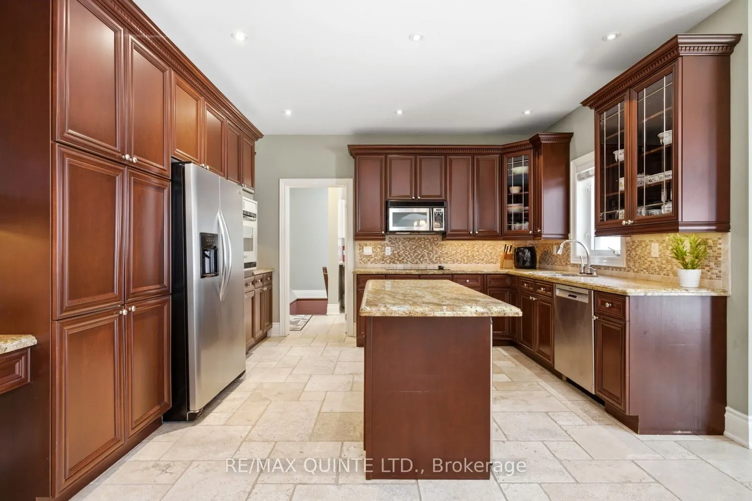 2 Treeview Avenue