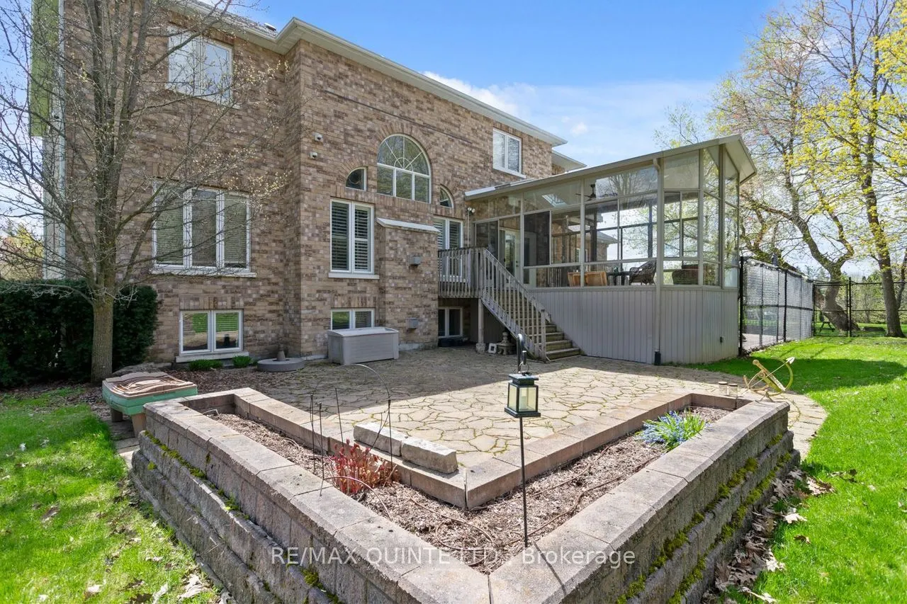 2 Treeview Avenue