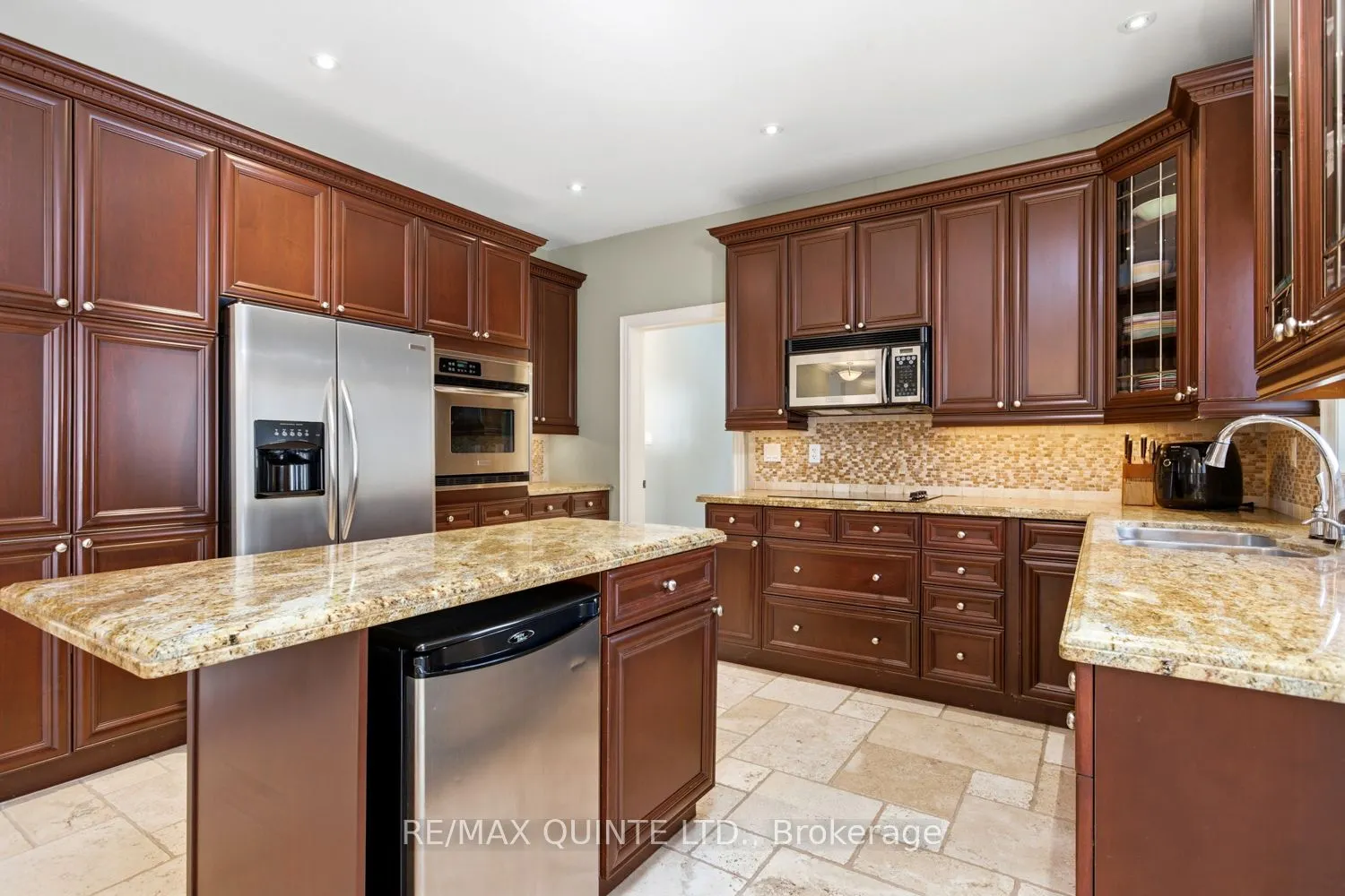 2 Treeview Avenue