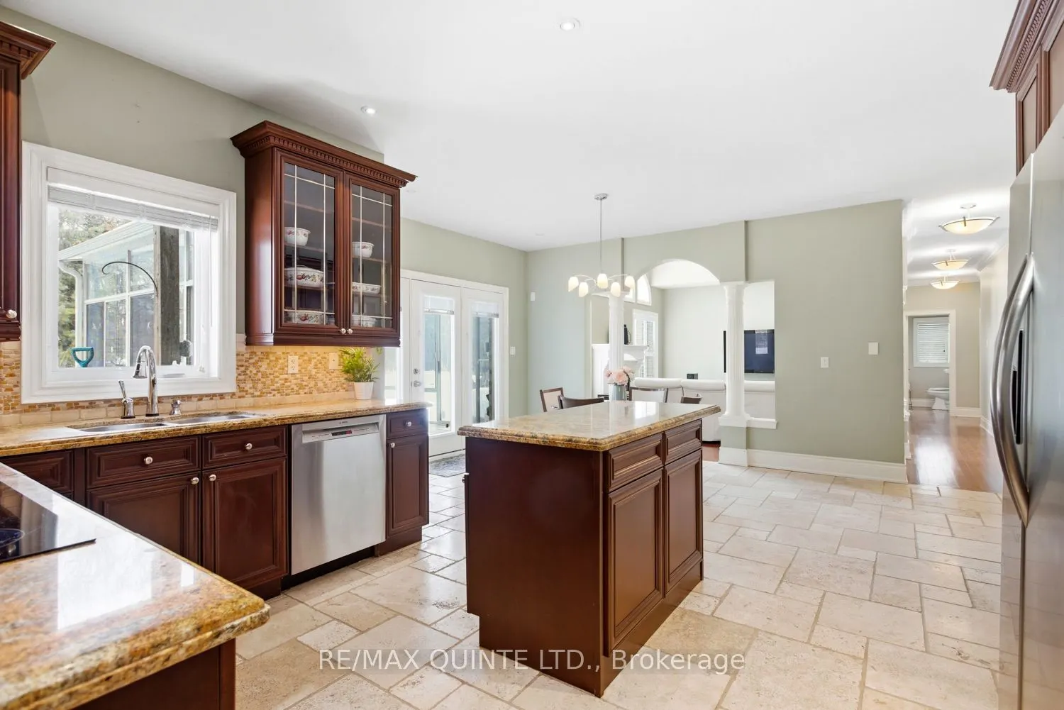 2 Treeview Avenue