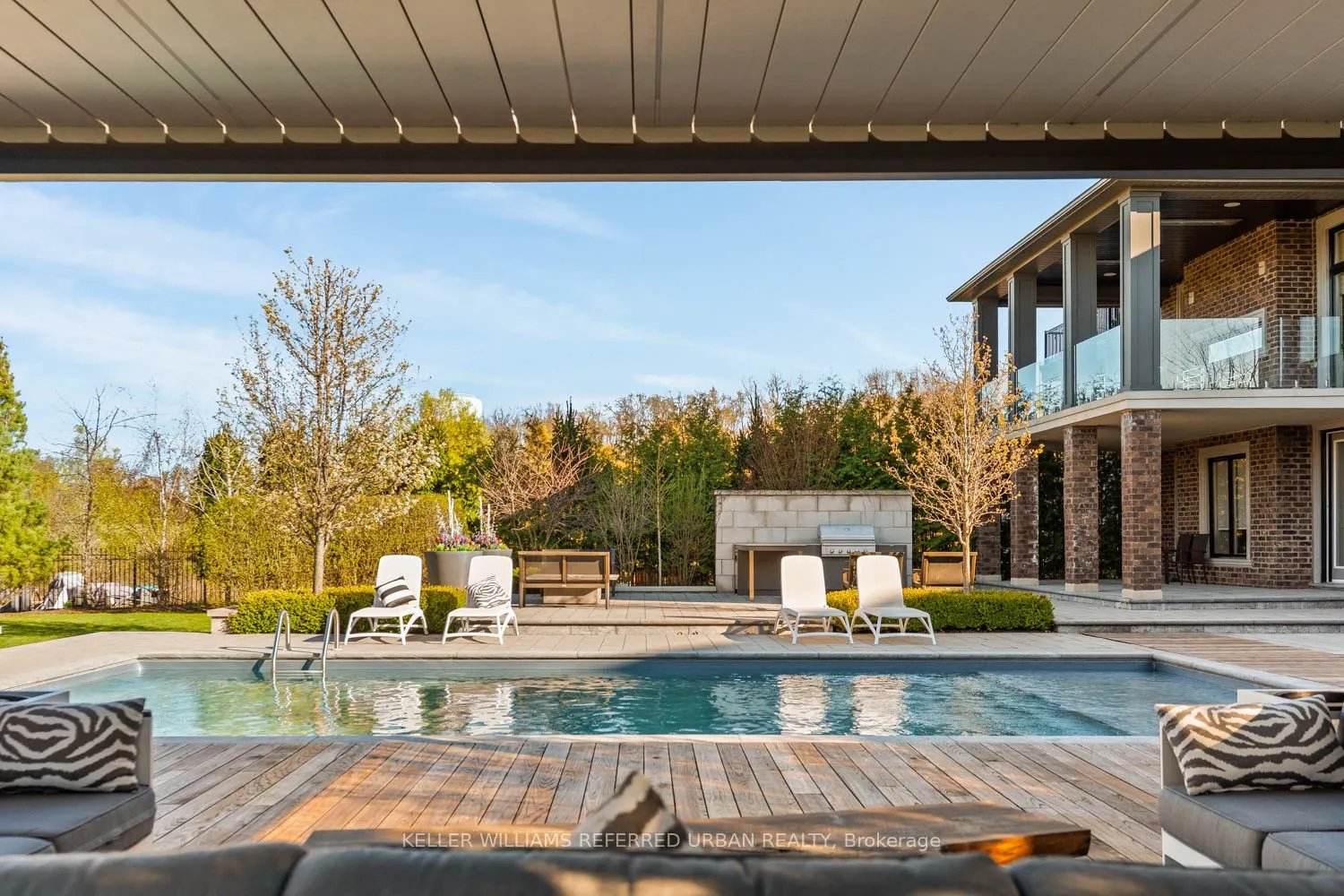 61 Ria Court