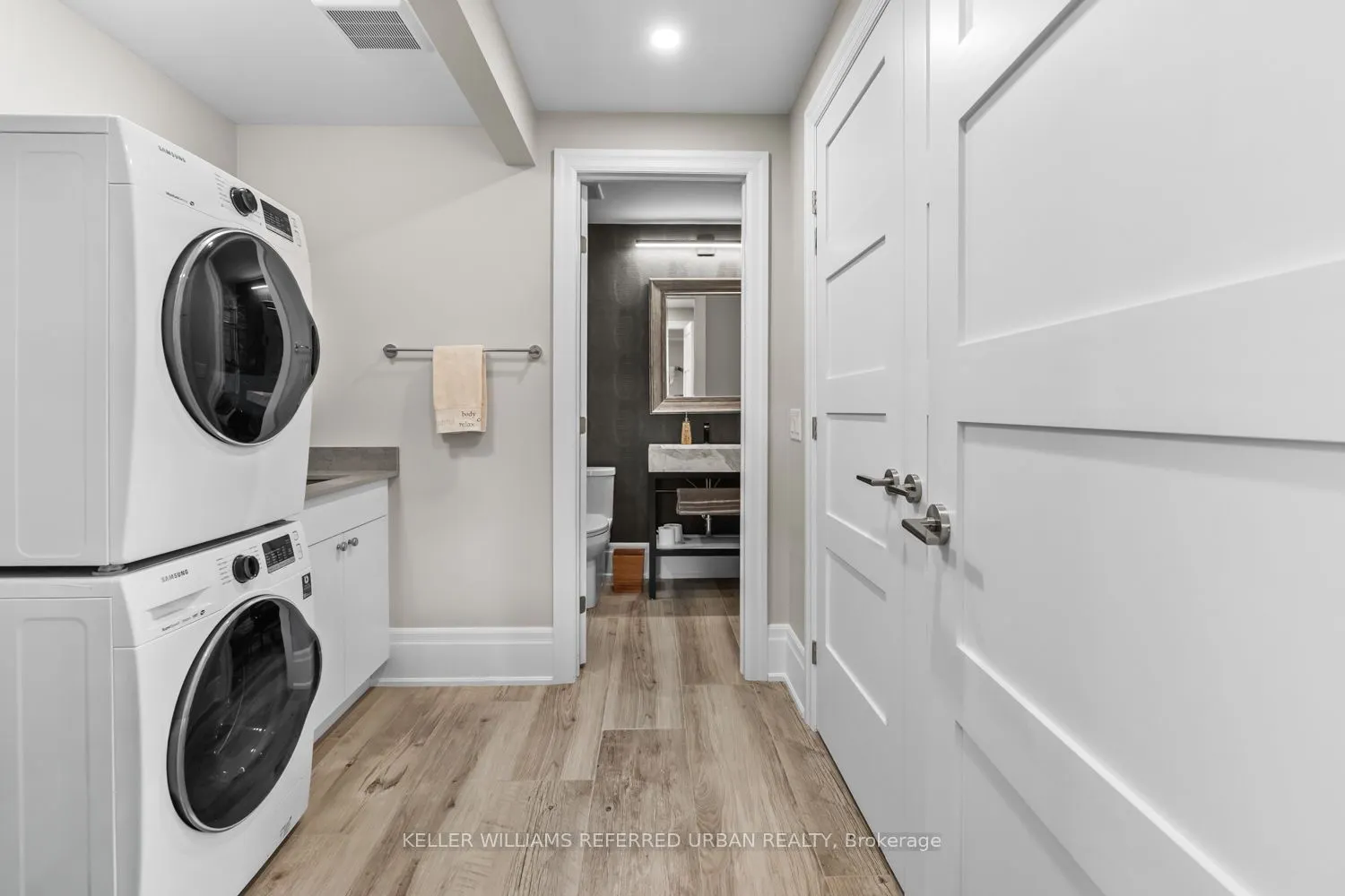 61 Ria Court