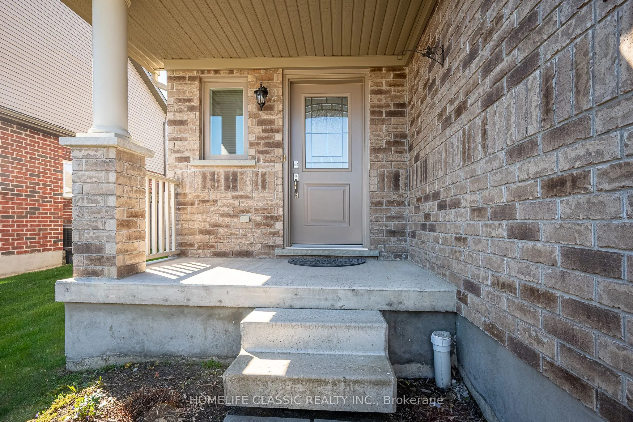 5 IRWIN Crescent