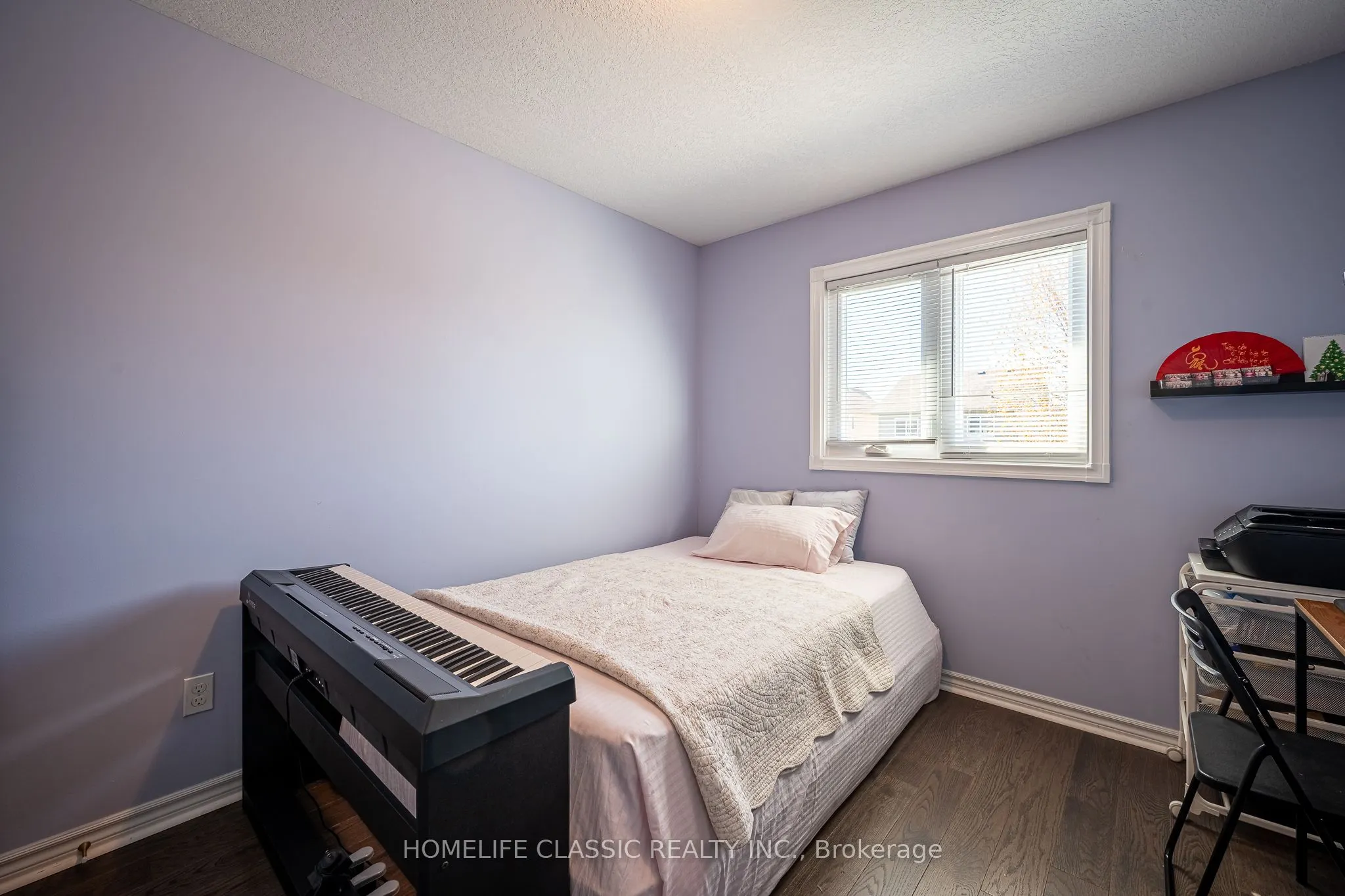 5 IRWIN Crescent