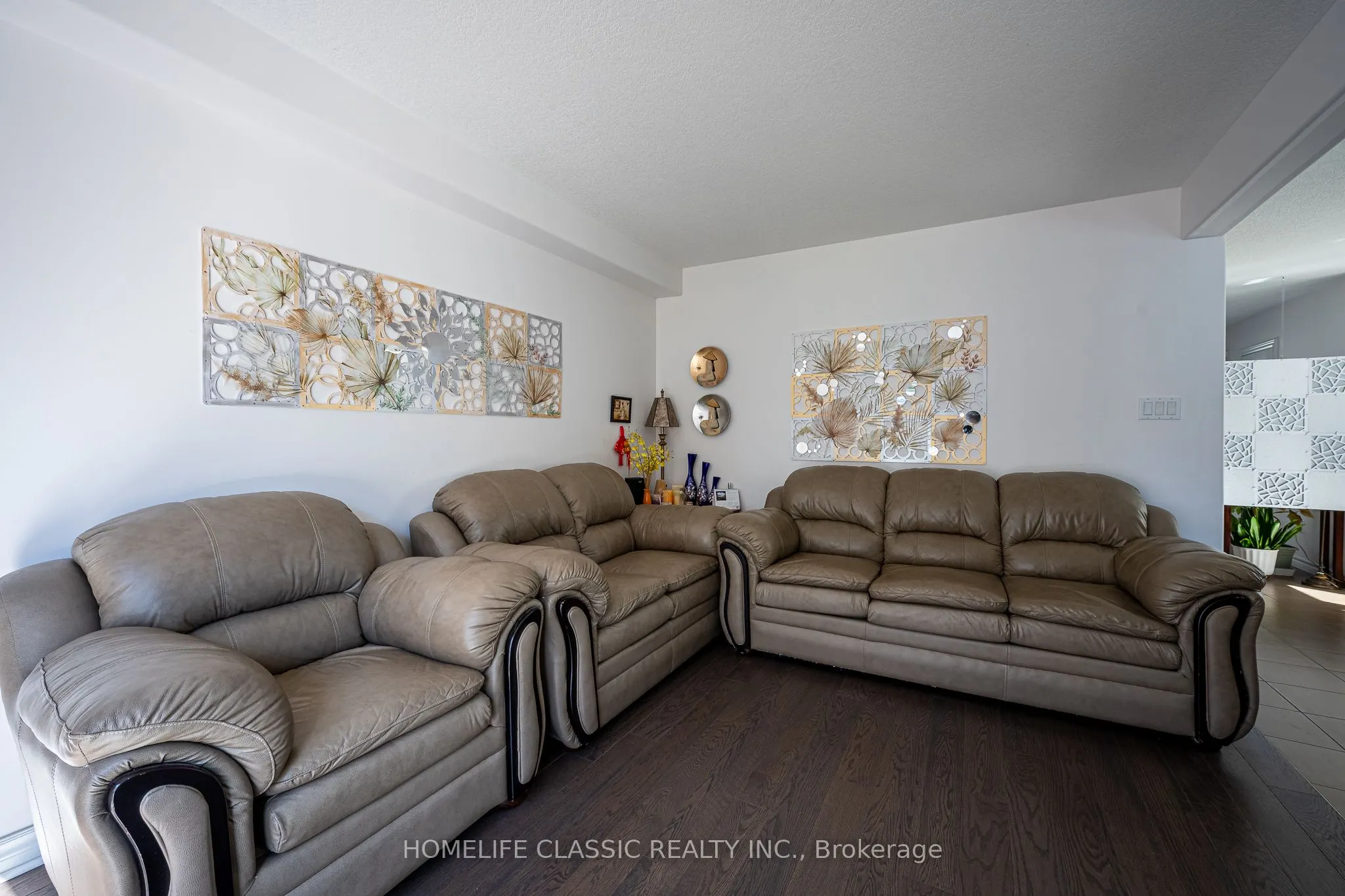 5 IRWIN Crescent