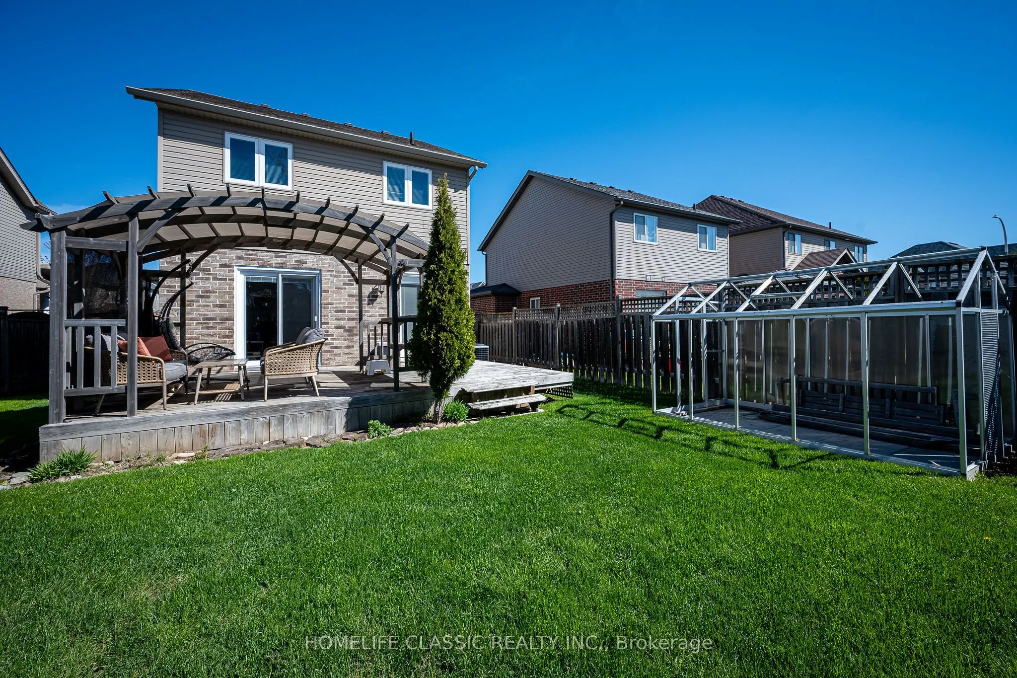 5 IRWIN Crescent