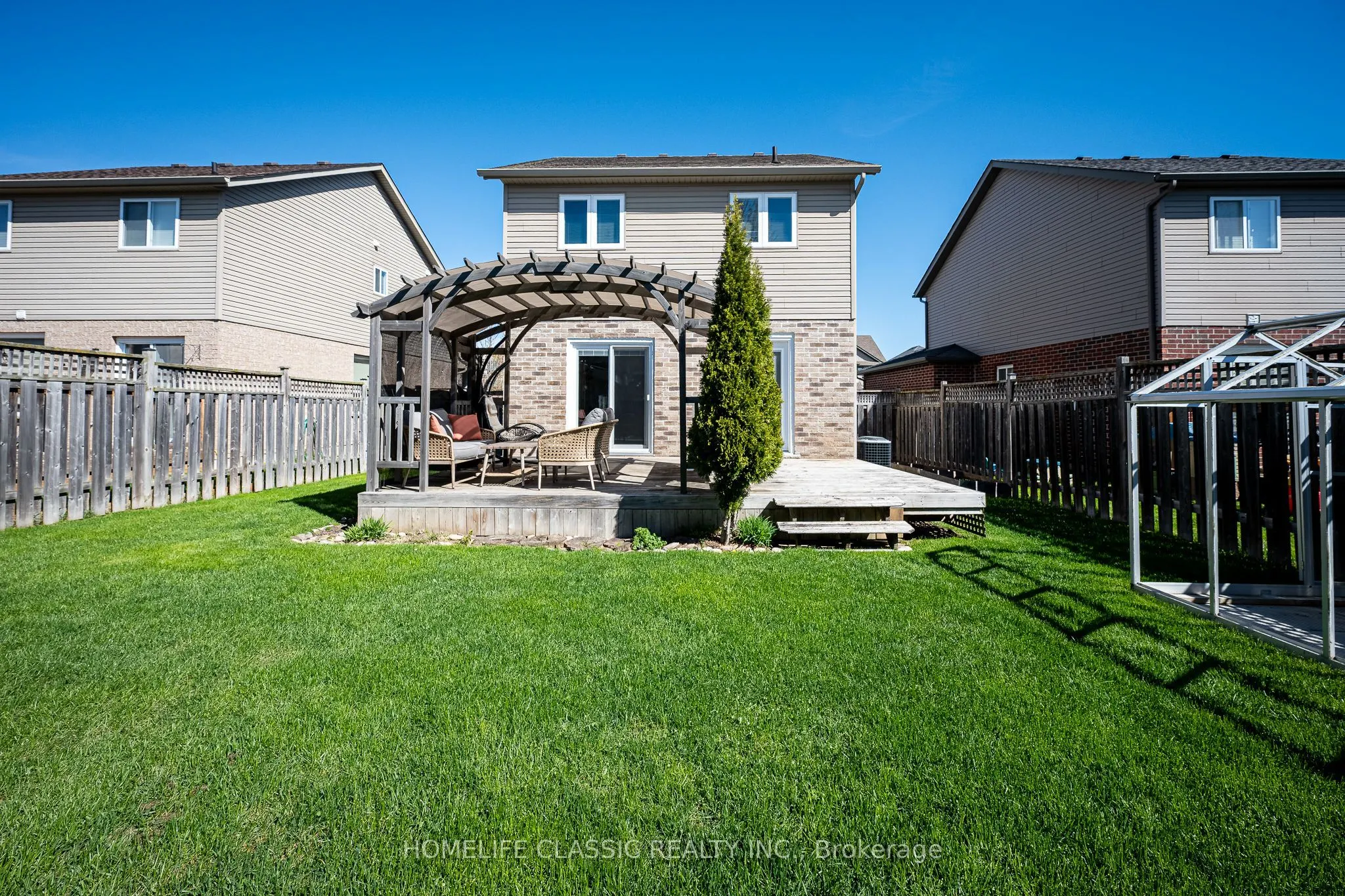 5 IRWIN Crescent