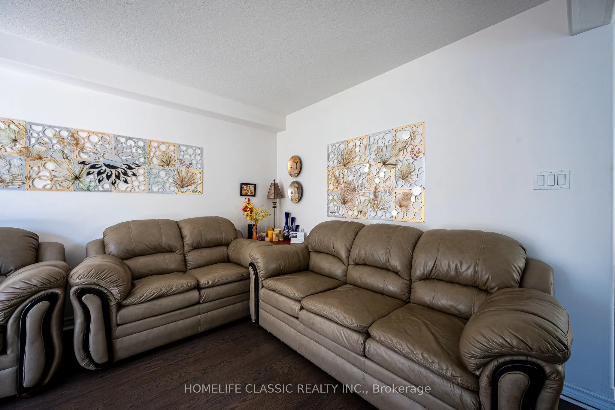 5 IRWIN Crescent