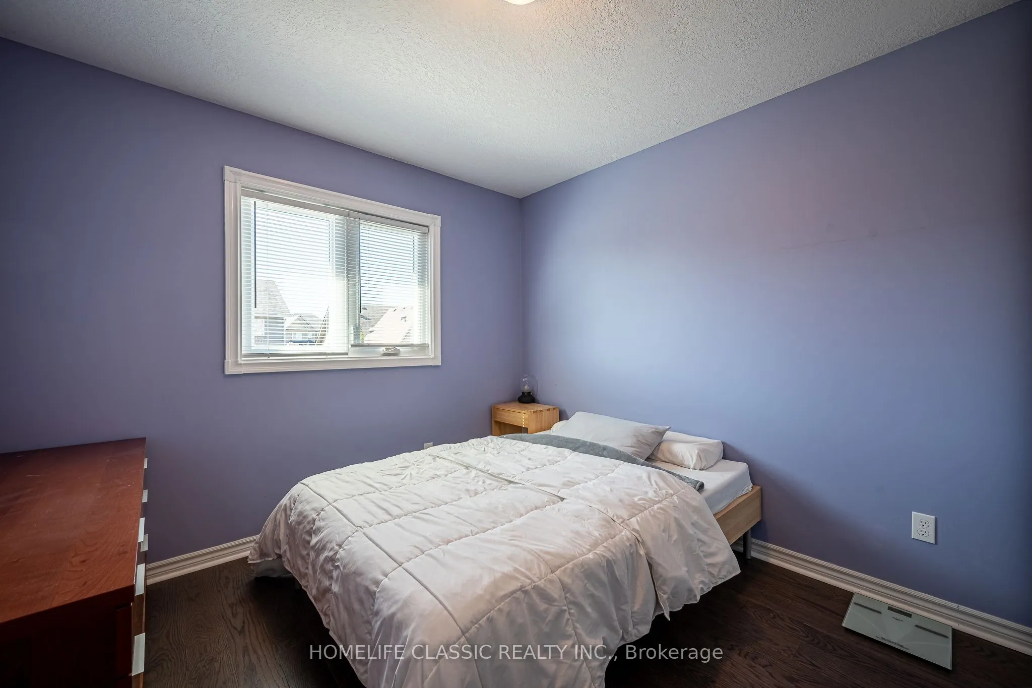 5 IRWIN Crescent