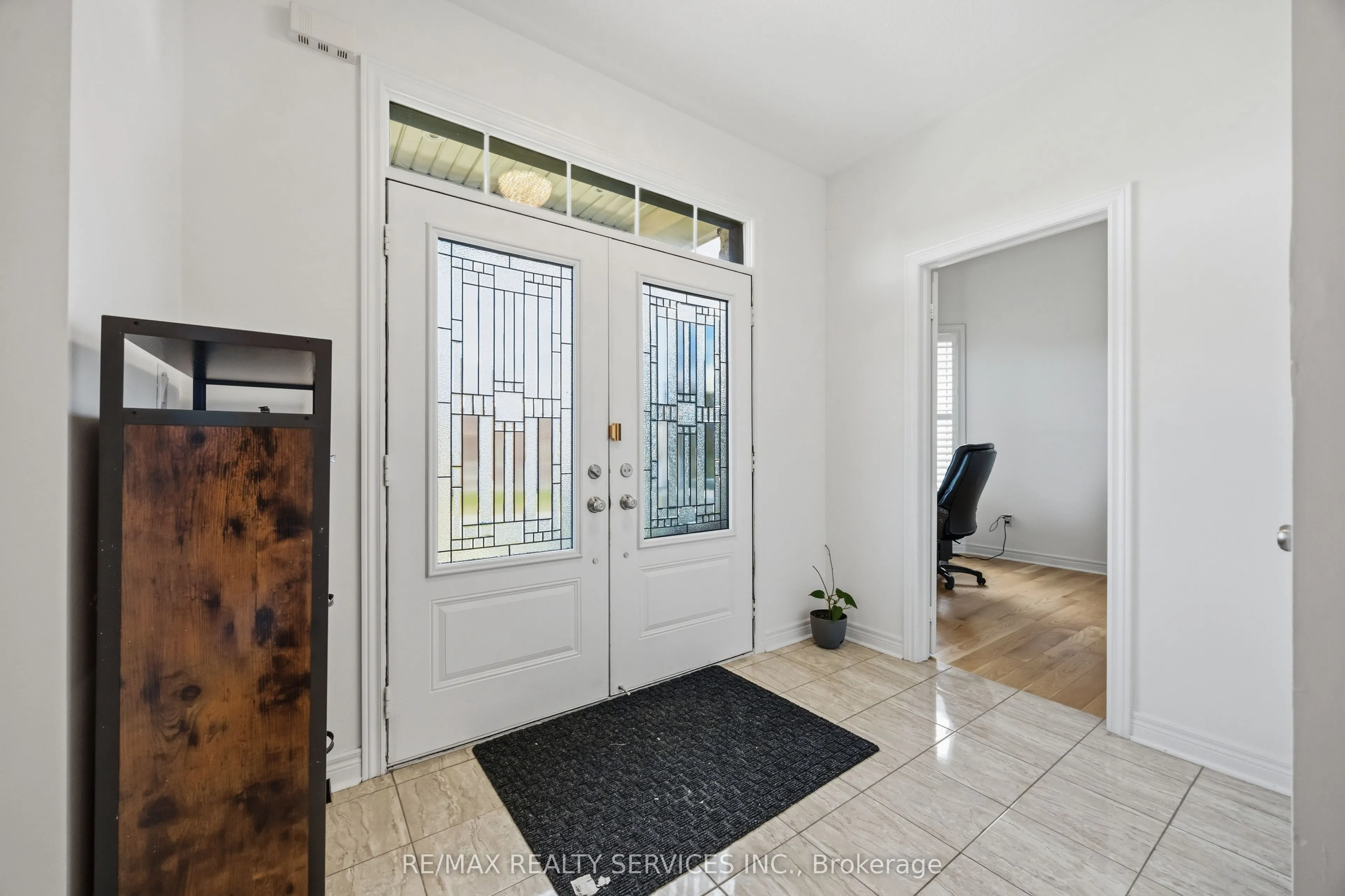 104 Sharpe Crescent