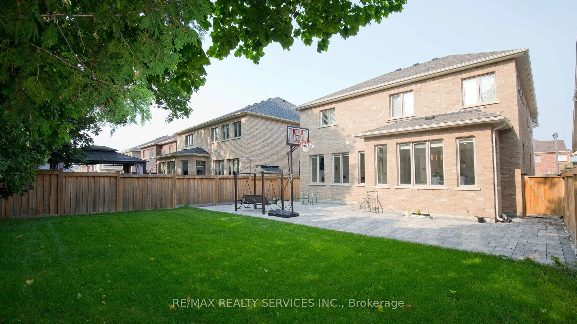 104 Sharpe Crescent