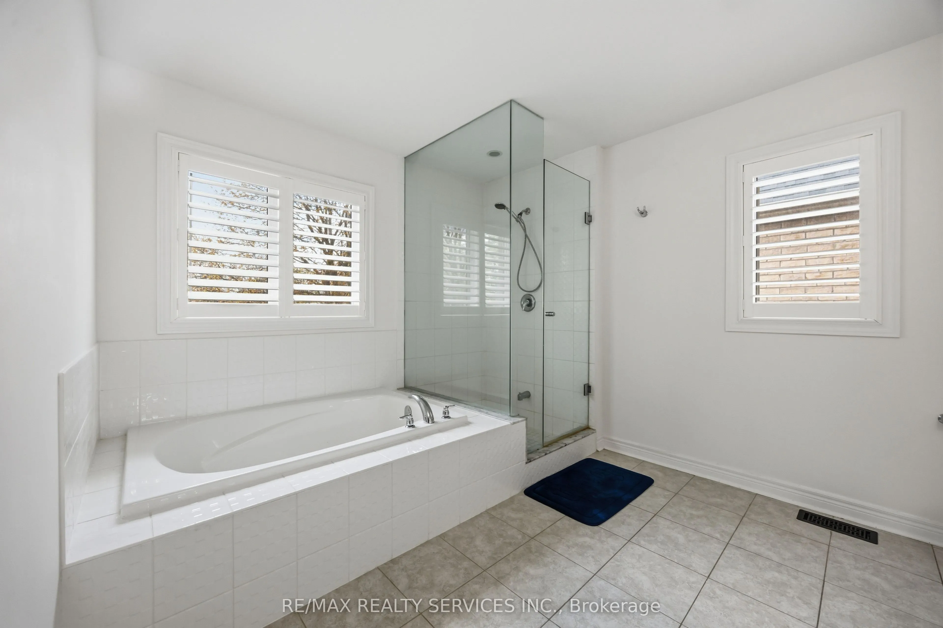 104 Sharpe Crescent