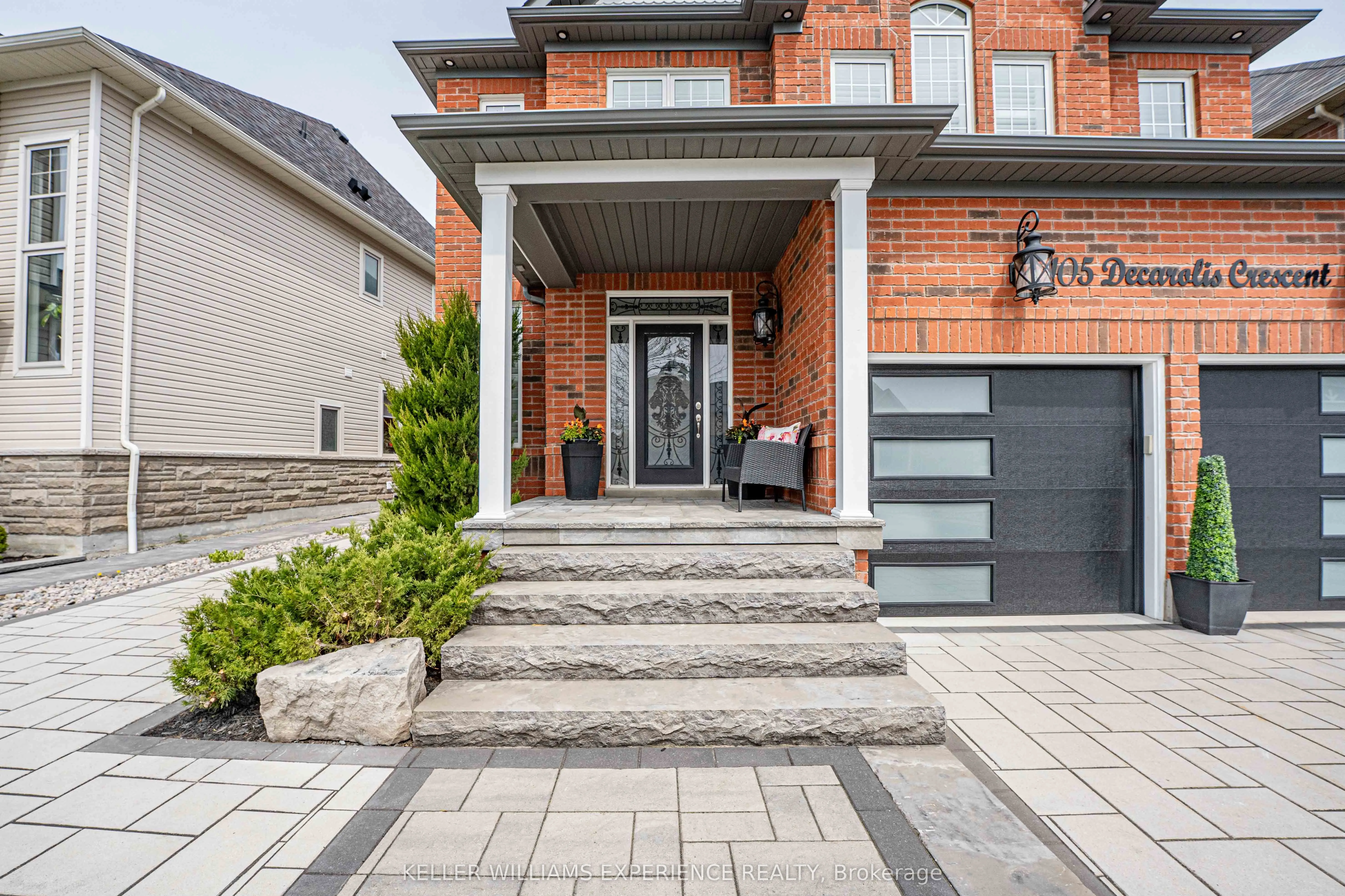 105 DECAROLIS Crescent