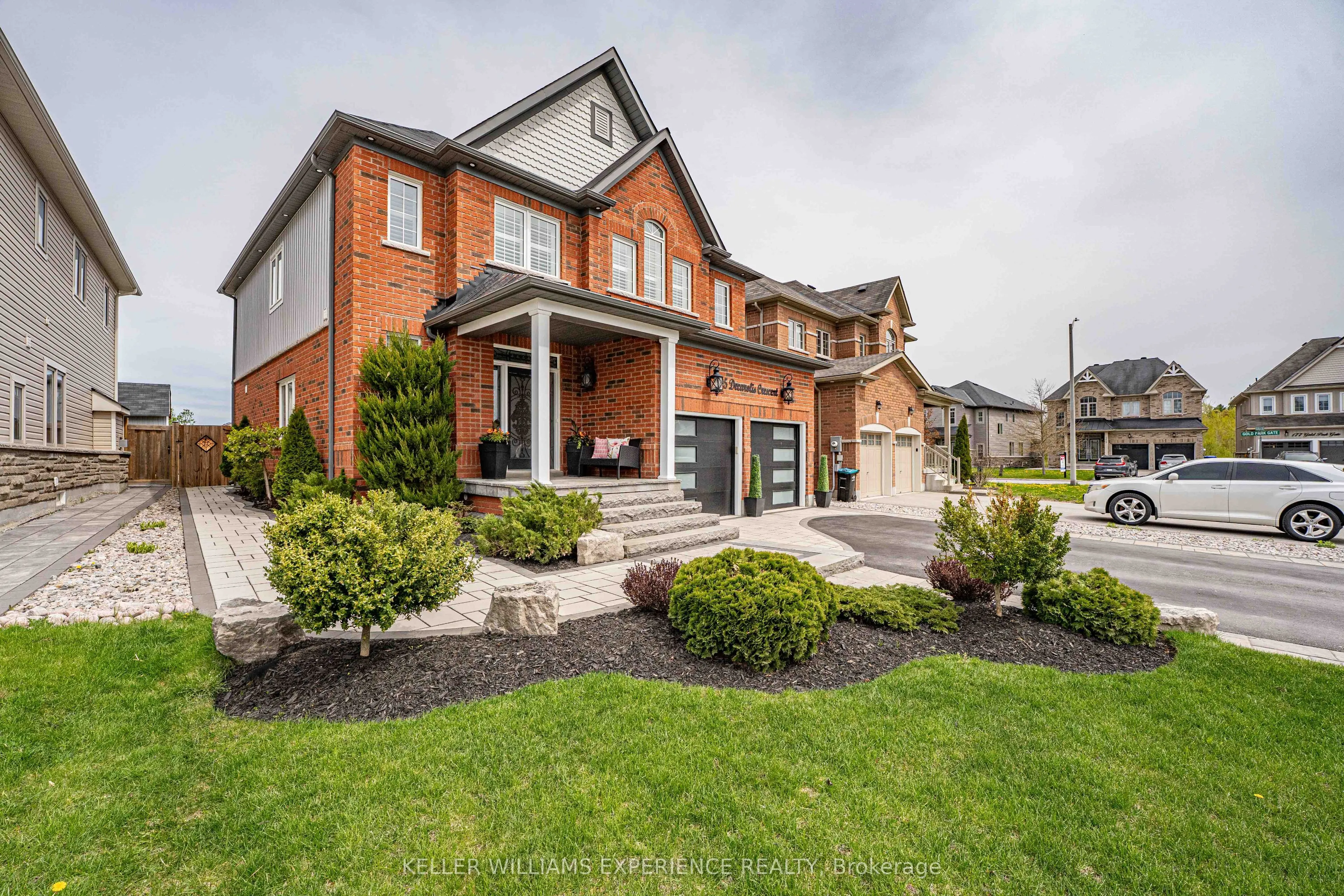 105 DECAROLIS Crescent