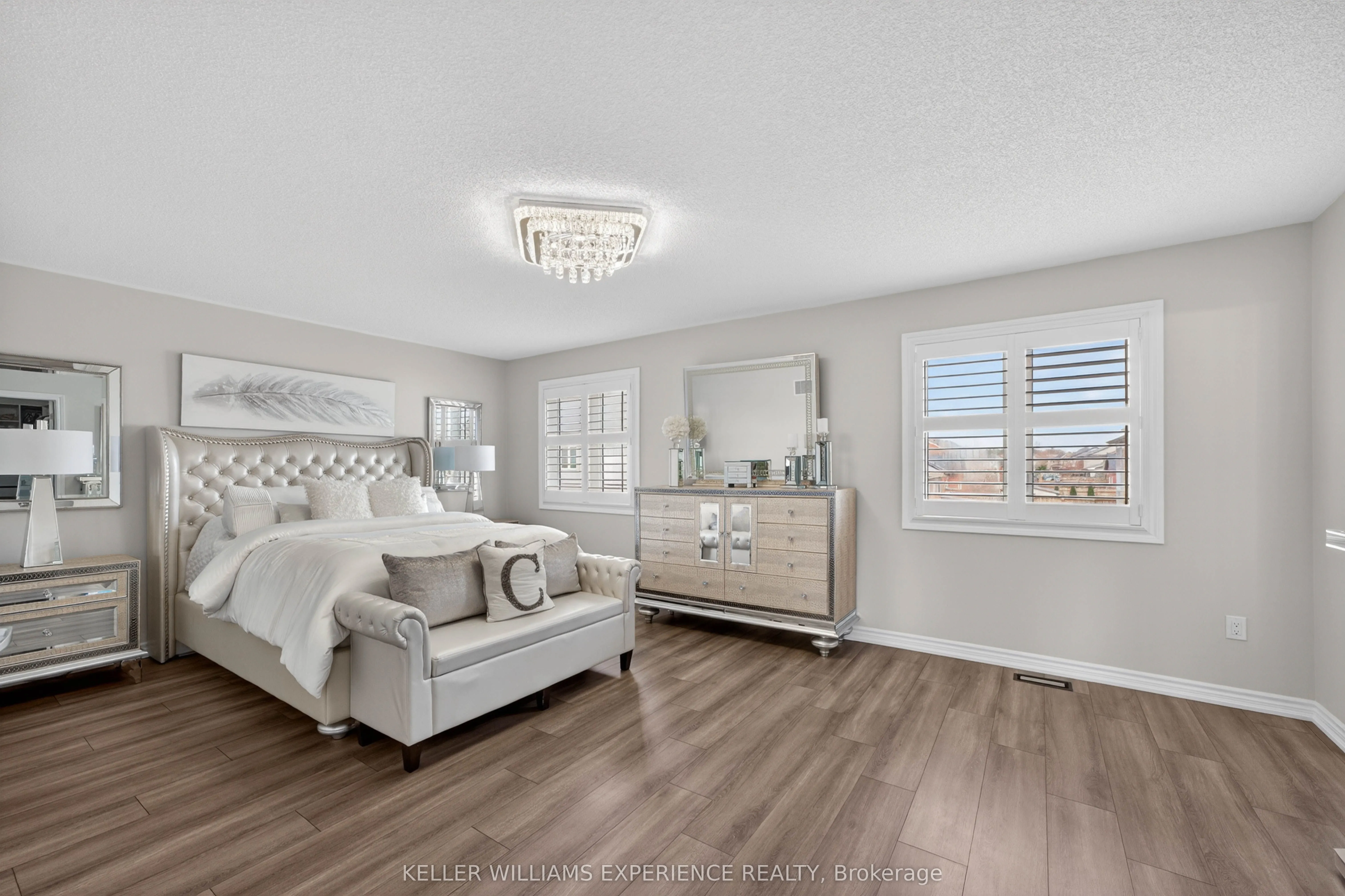 105 DECAROLIS Crescent