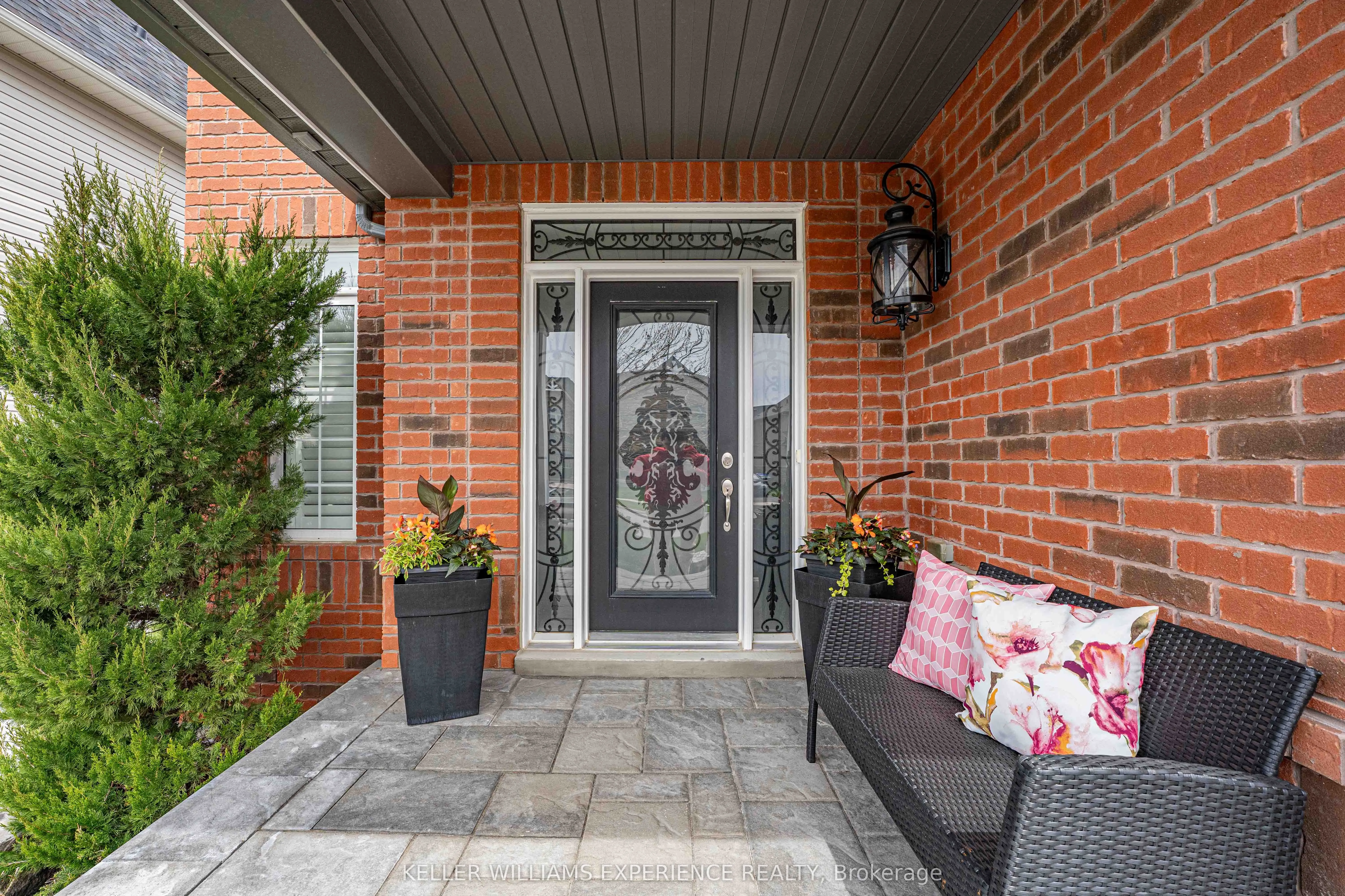105 DECAROLIS Crescent