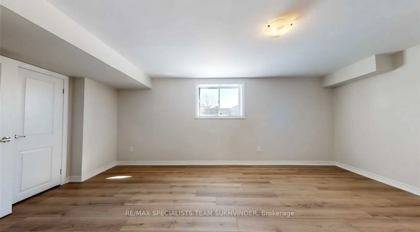 245A Andy Crescent #Lower