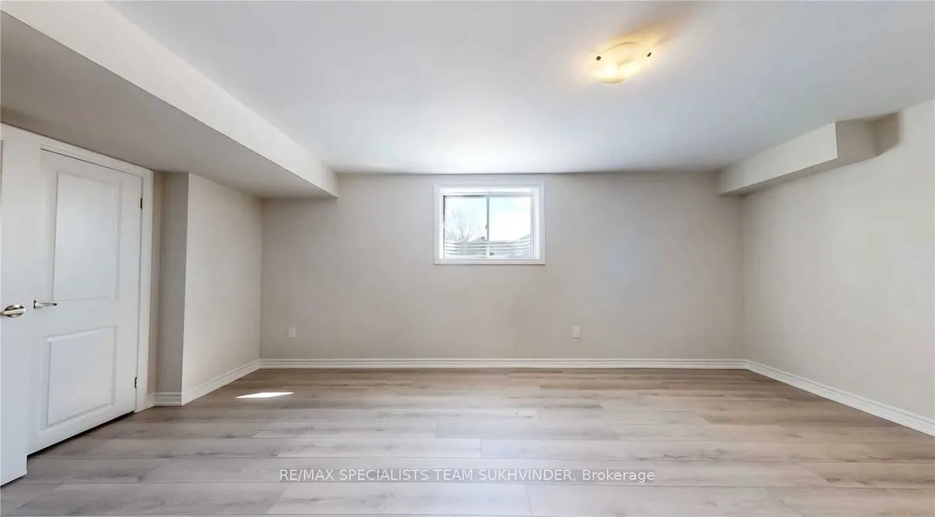 245A Andy Crescent #Lower