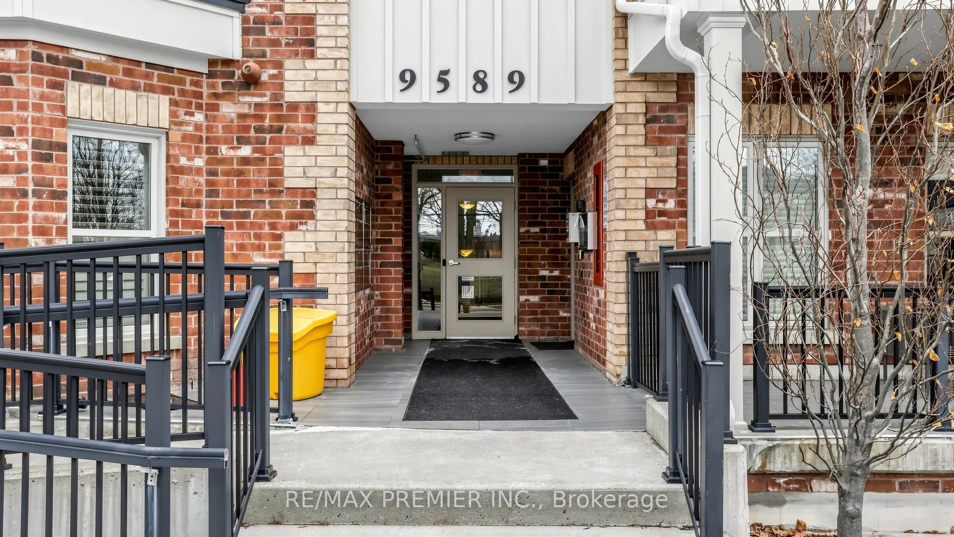 9589 Keele Street #106