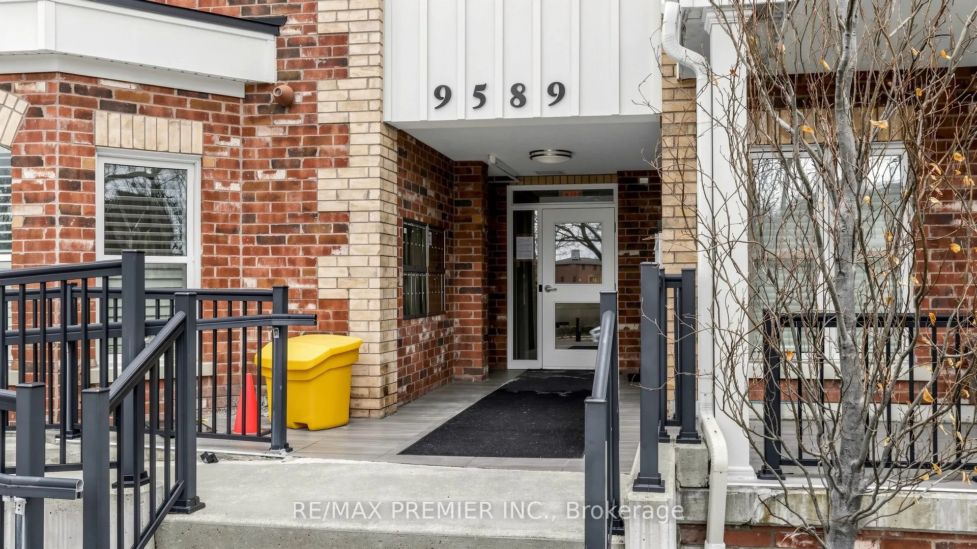 9589 Keele Street #106