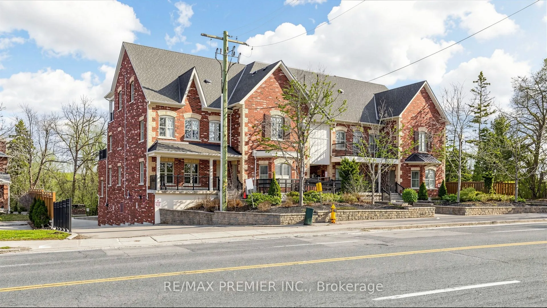 9589 Keele Street #106