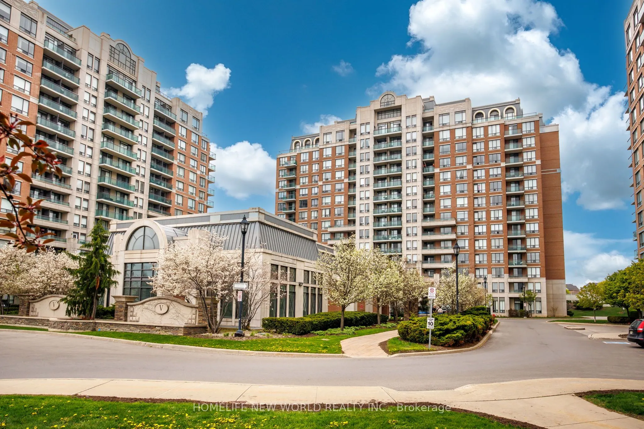 330 Red Maple Road #1103