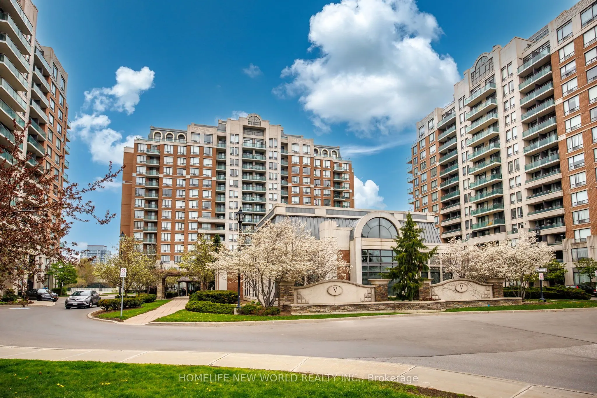 330 Red Maple Road #1103