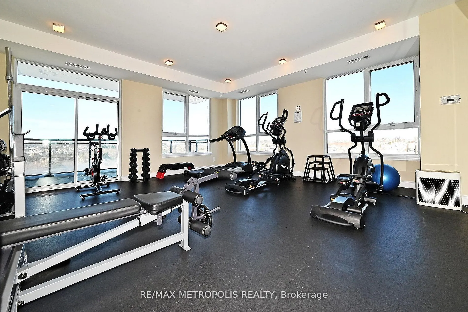 11611 Yonge Street #809