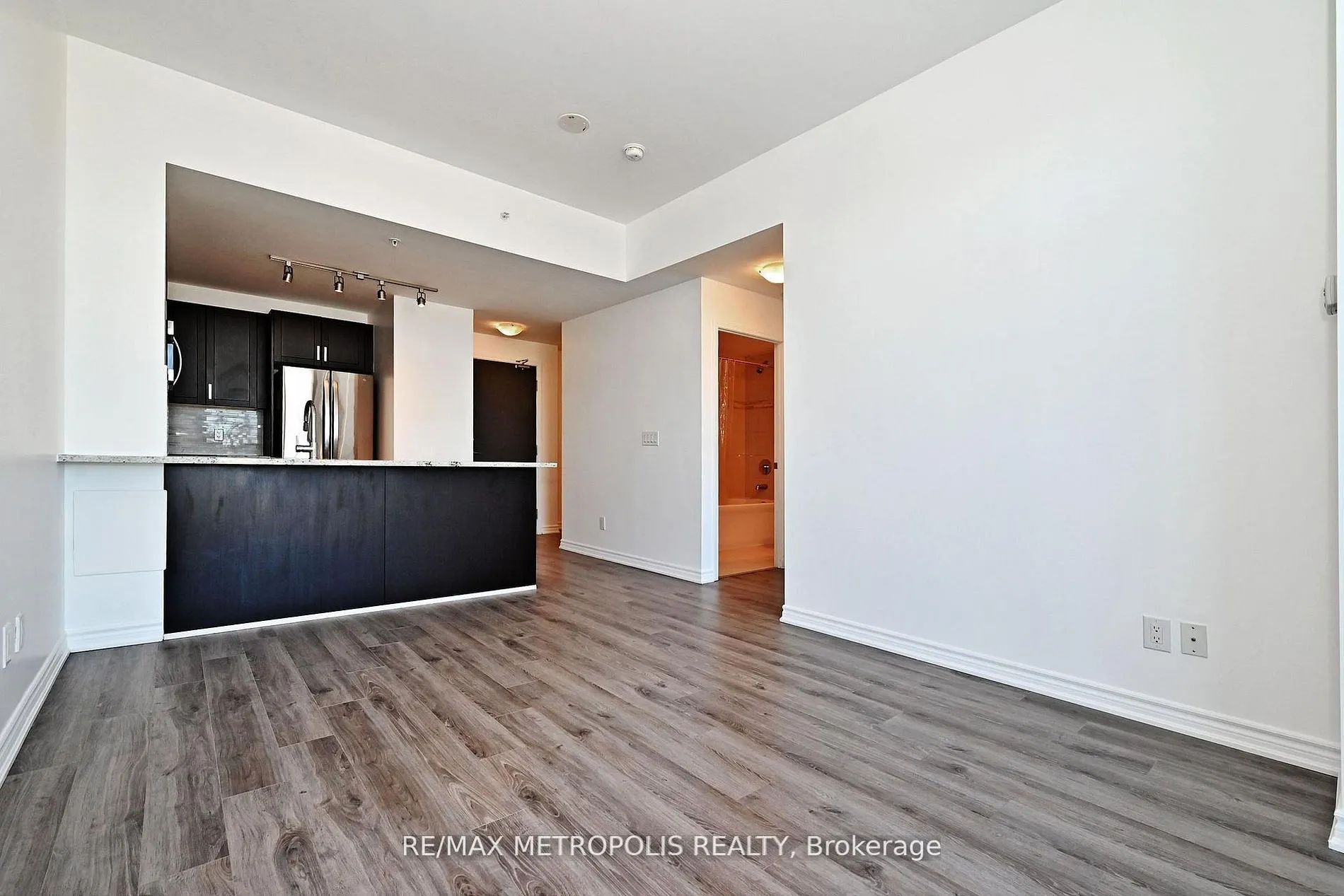 11611 Yonge Street #809