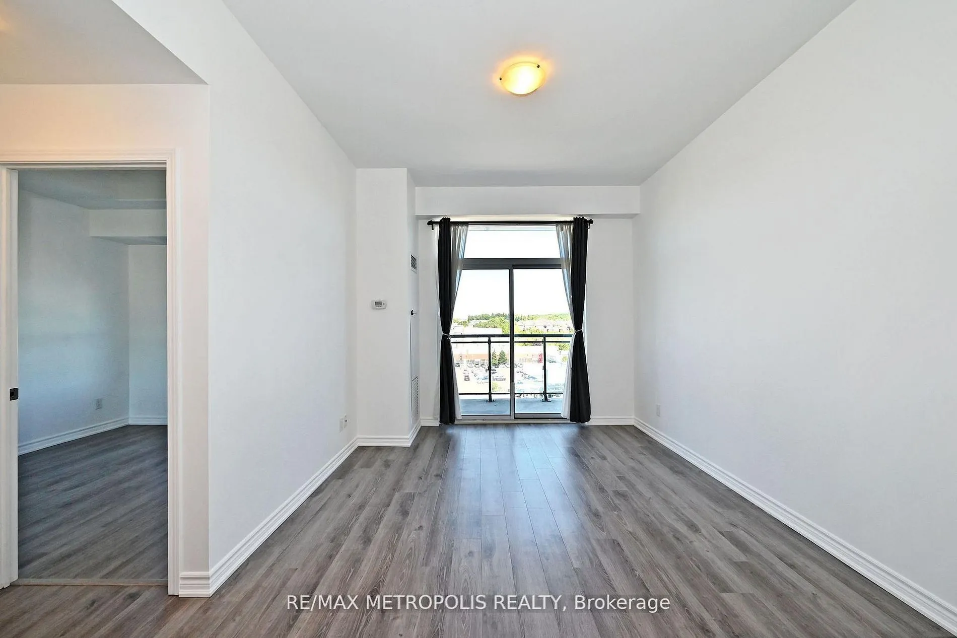 11611 Yonge Street #809