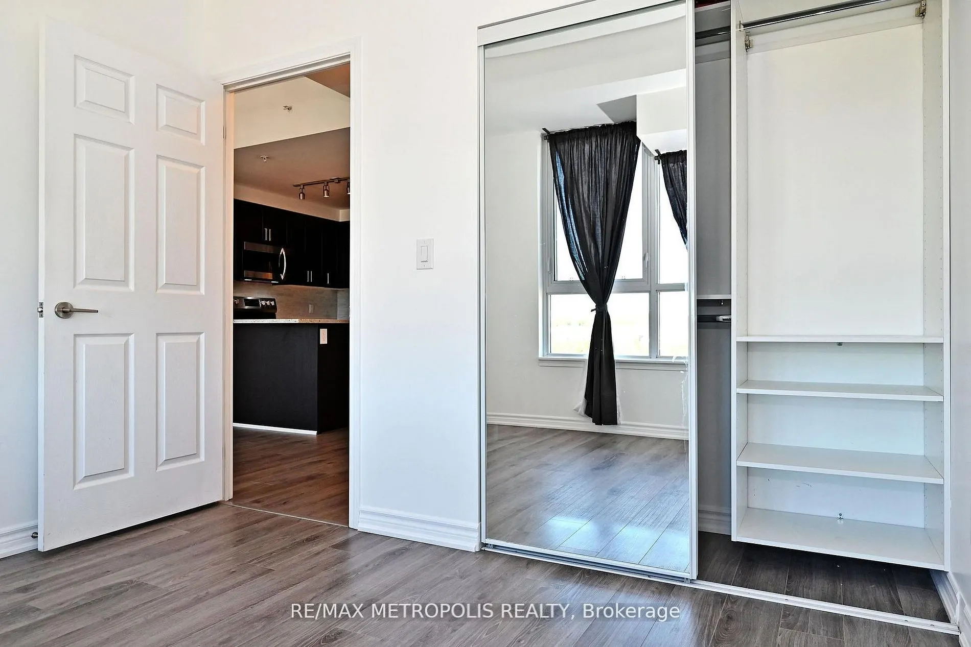 11611 Yonge Street #809