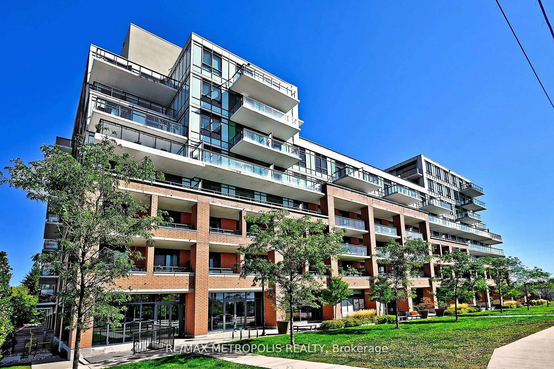 11611 Yonge Street #809