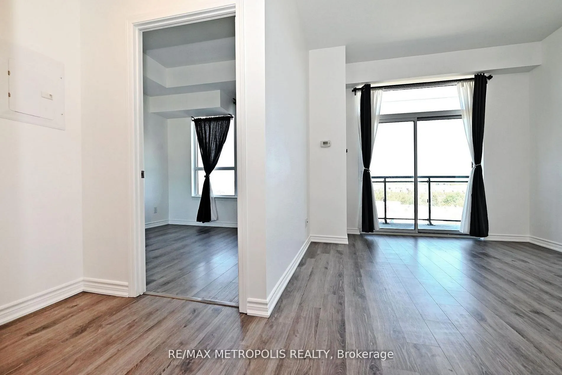 11611 Yonge Street #809