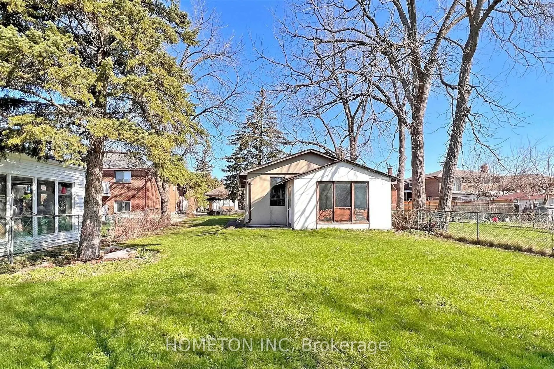 95 Yongehurst Road