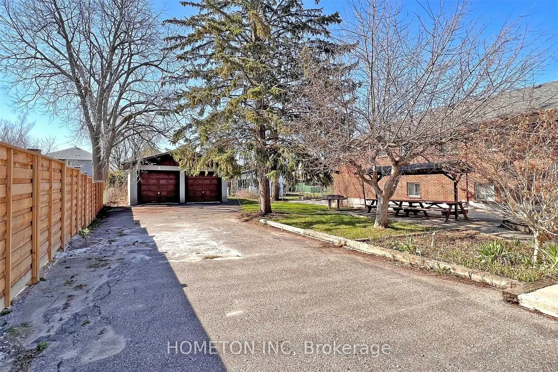 95 Yongehurst Road