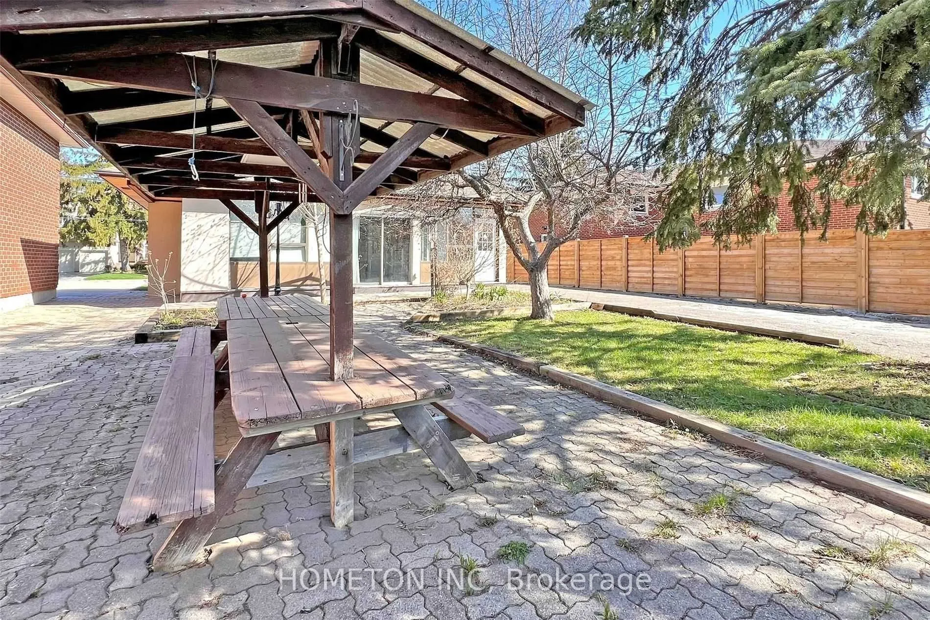 95 Yongehurst Road