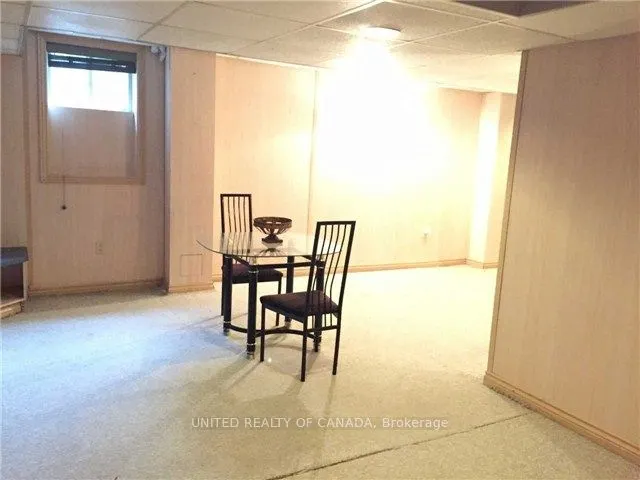 104 Gordon Rowe Crescent #Lower
