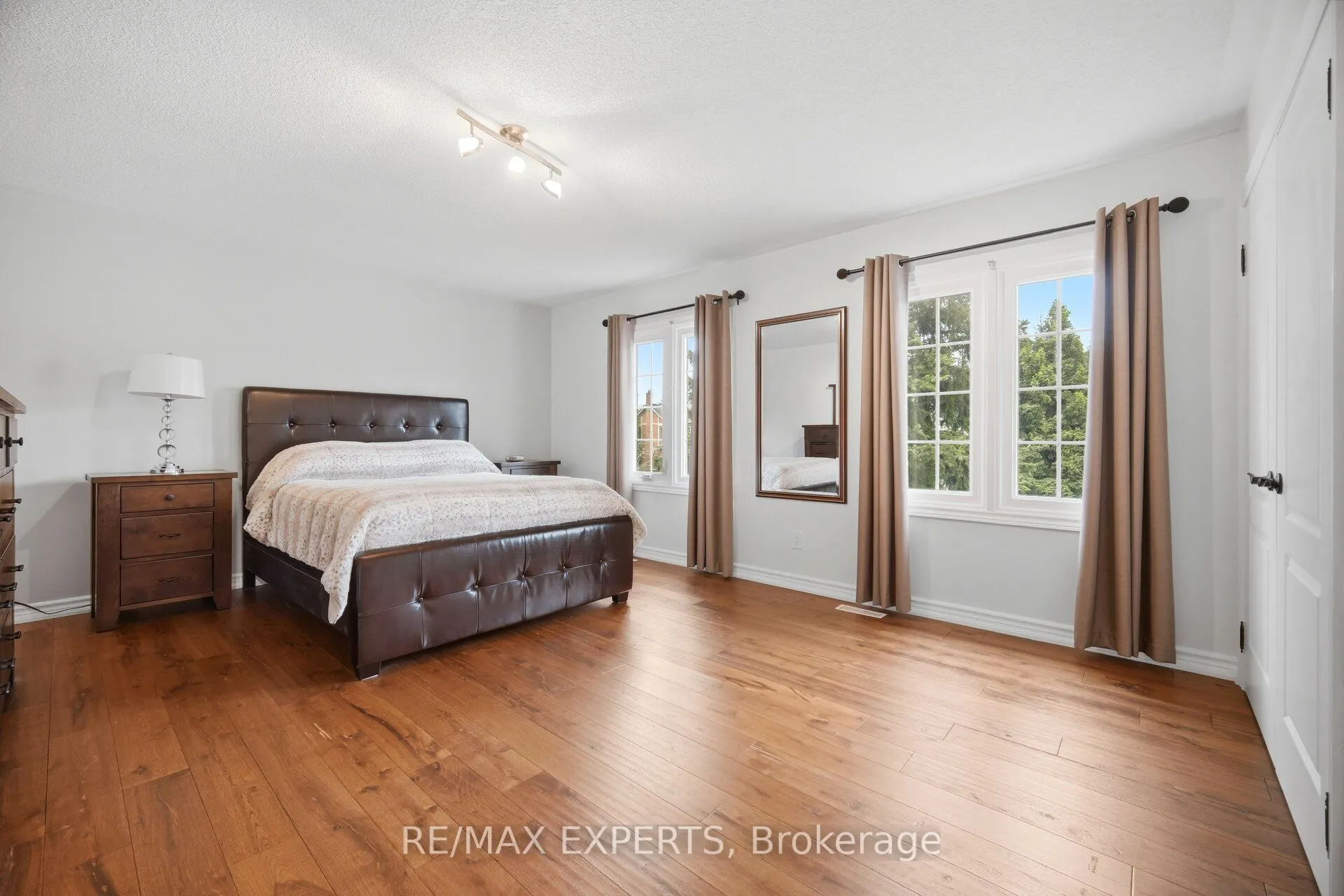 904 Damascus Court