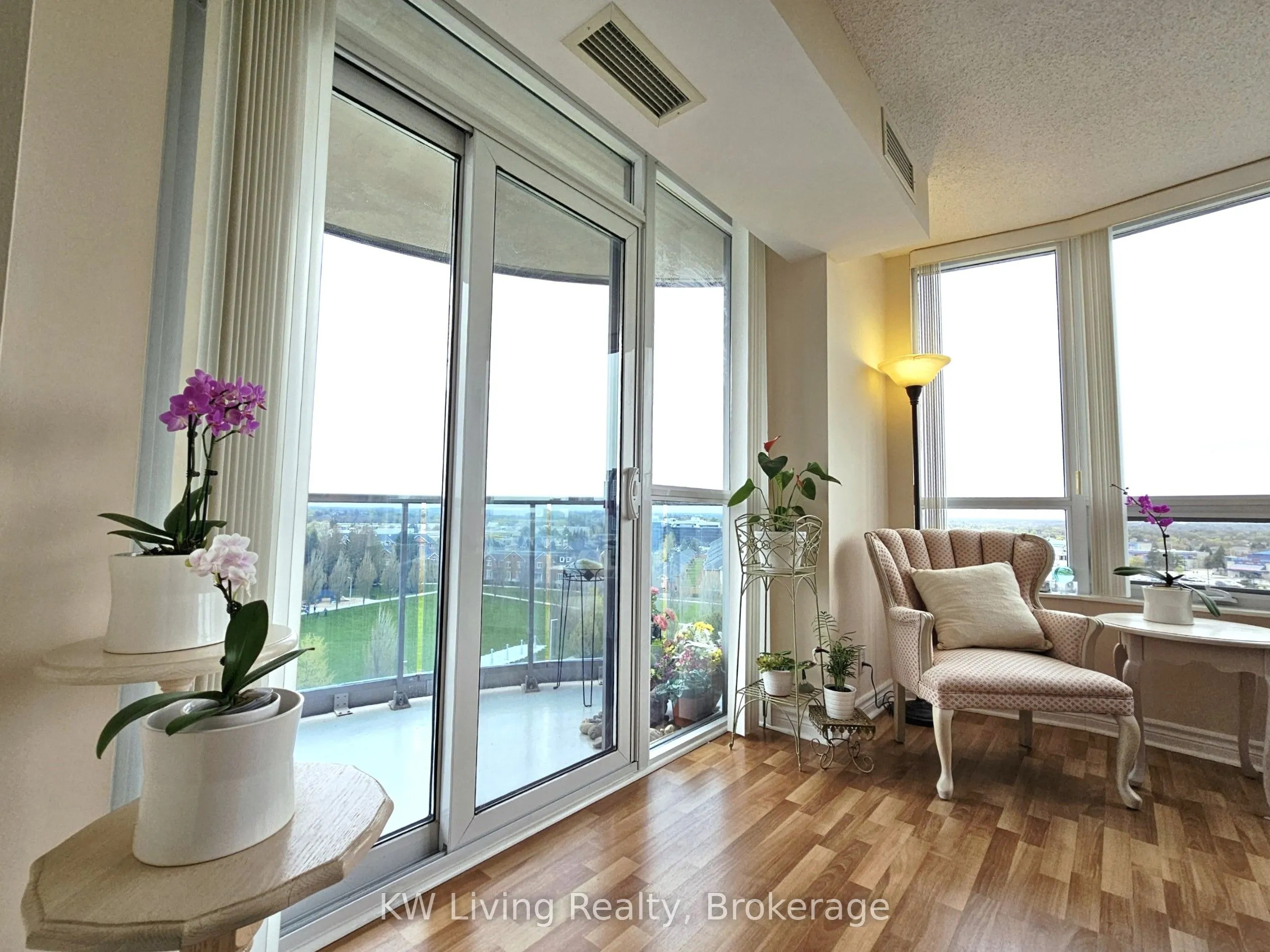 33 Cox Boulevard #1117