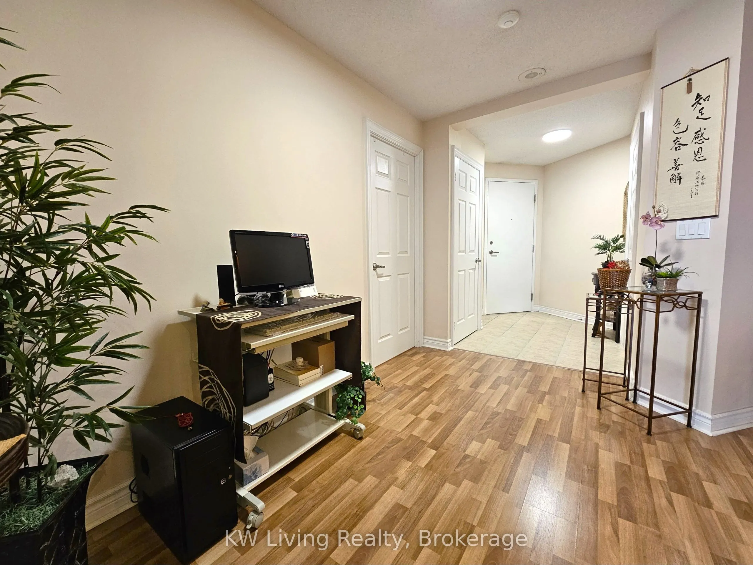 33 Cox Boulevard #1117