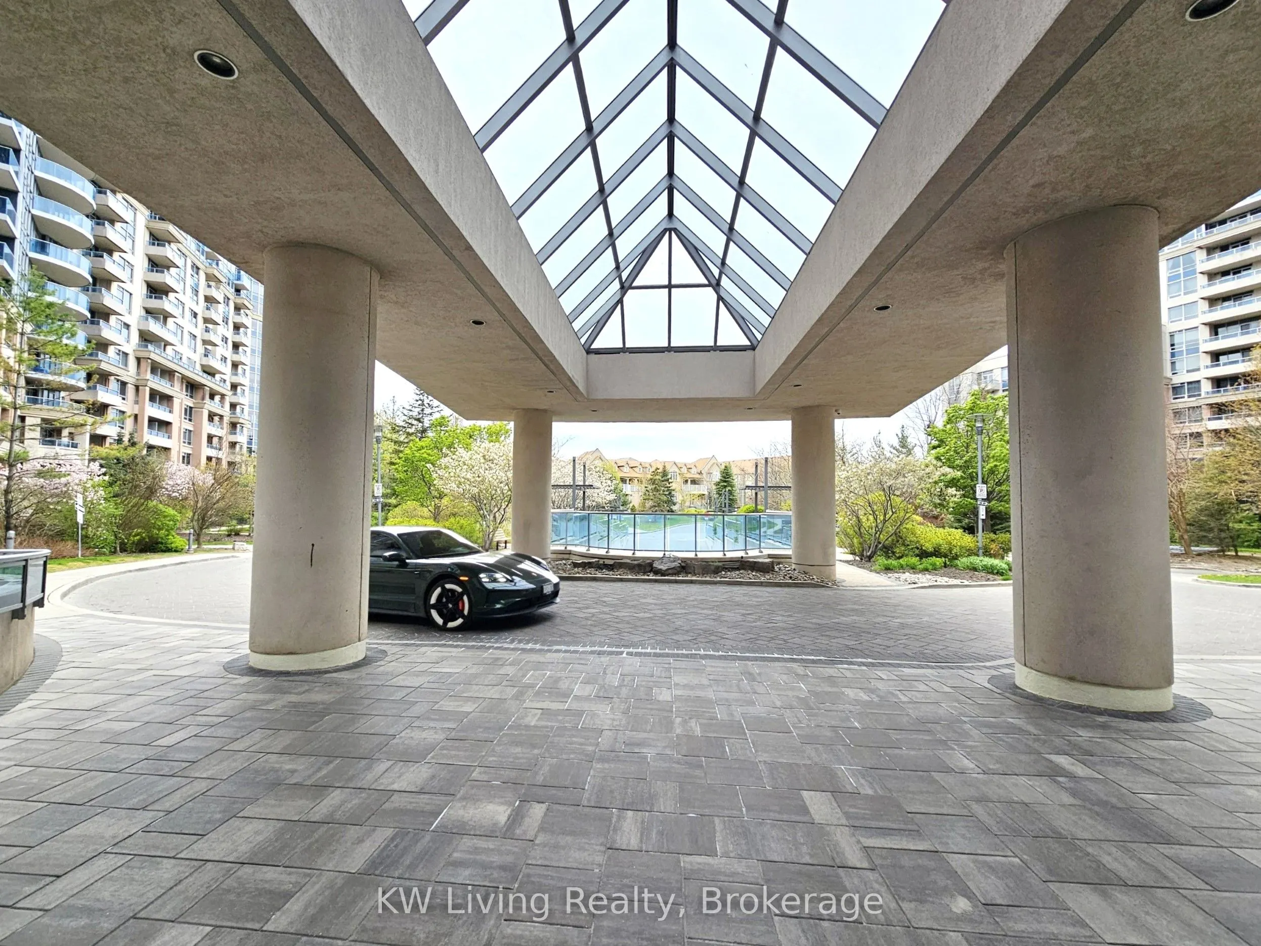 33 Cox Boulevard #1117