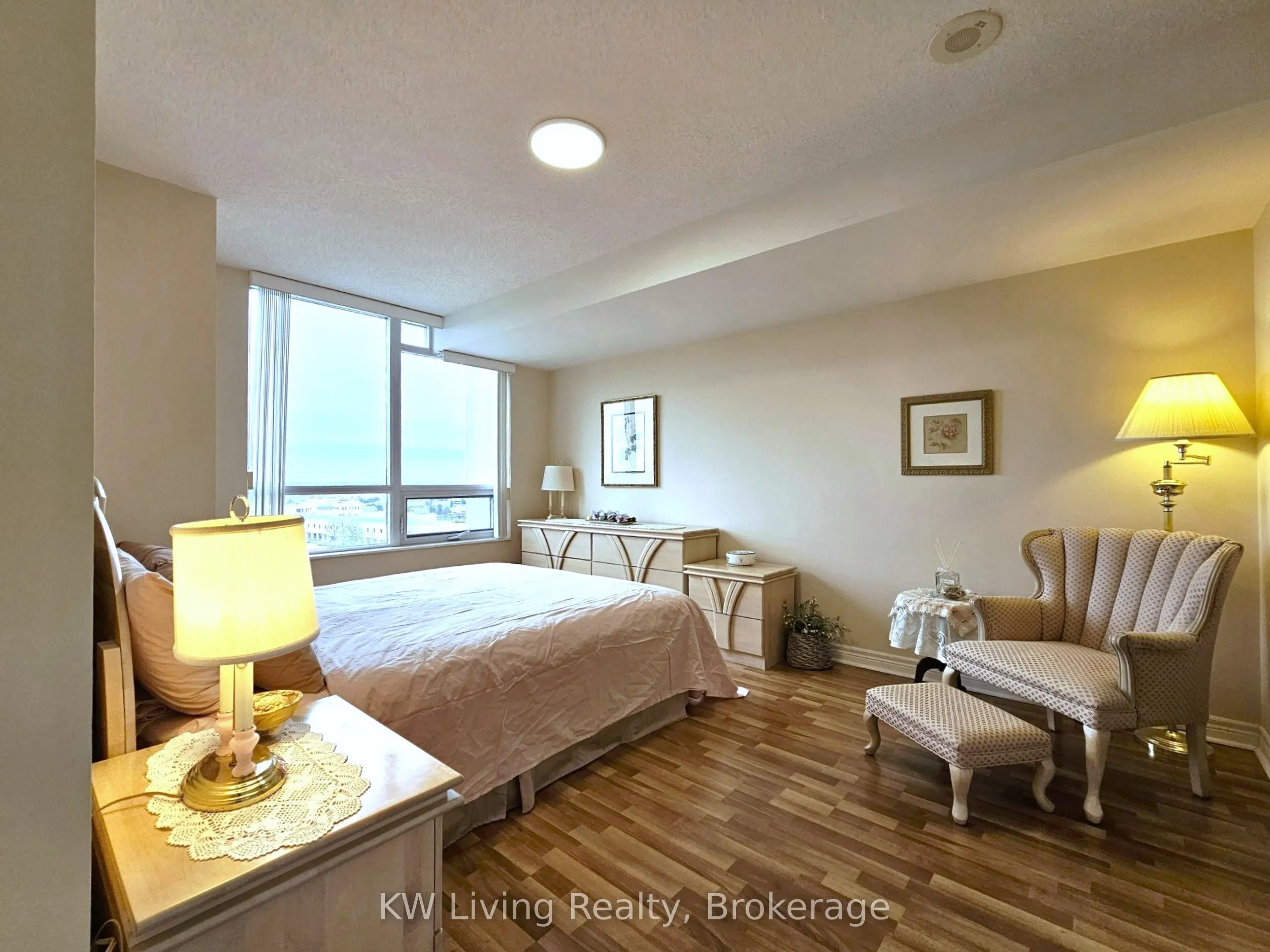 33 Cox Boulevard #1117
