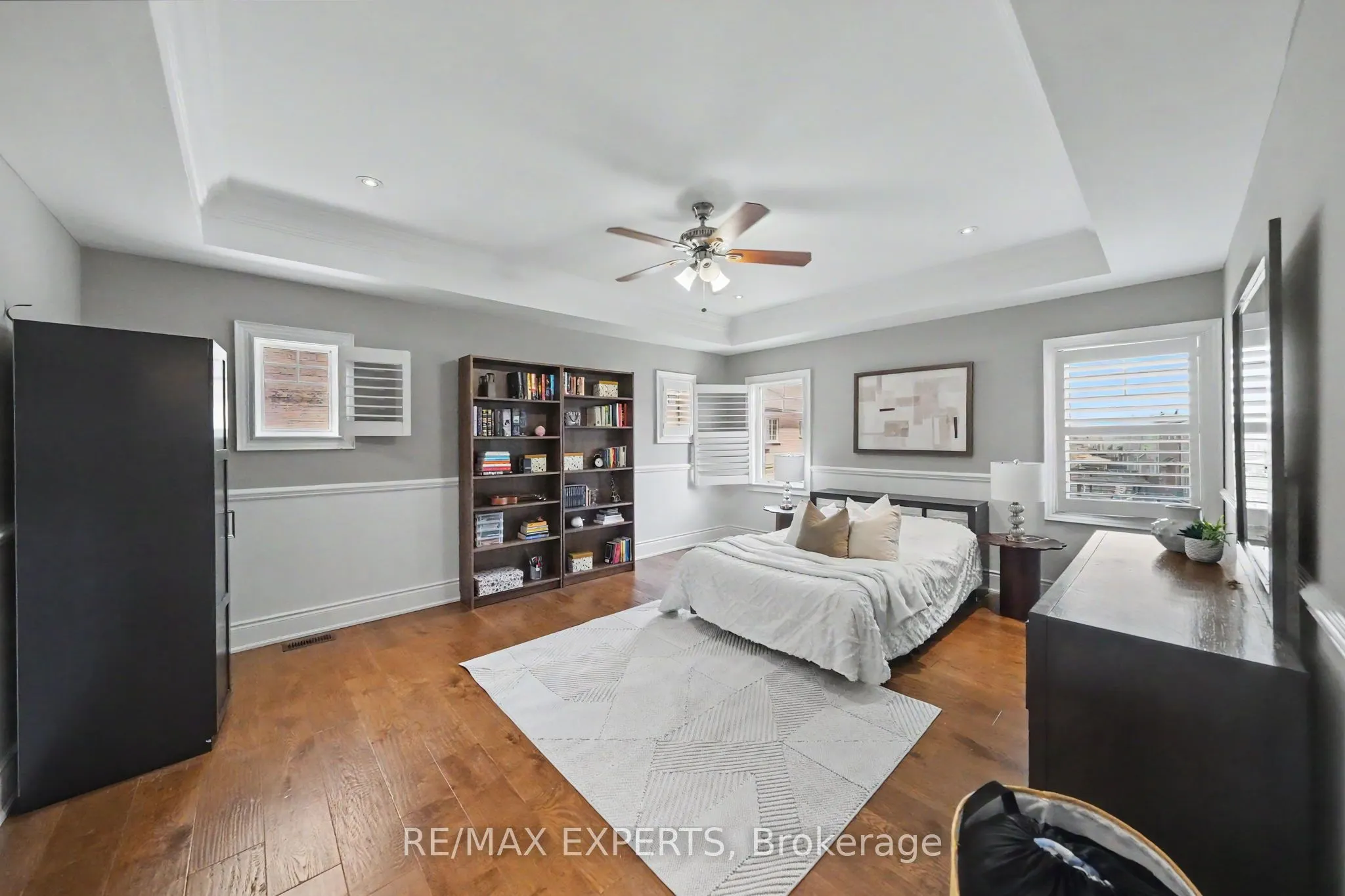 74 Dunrobin Crescent