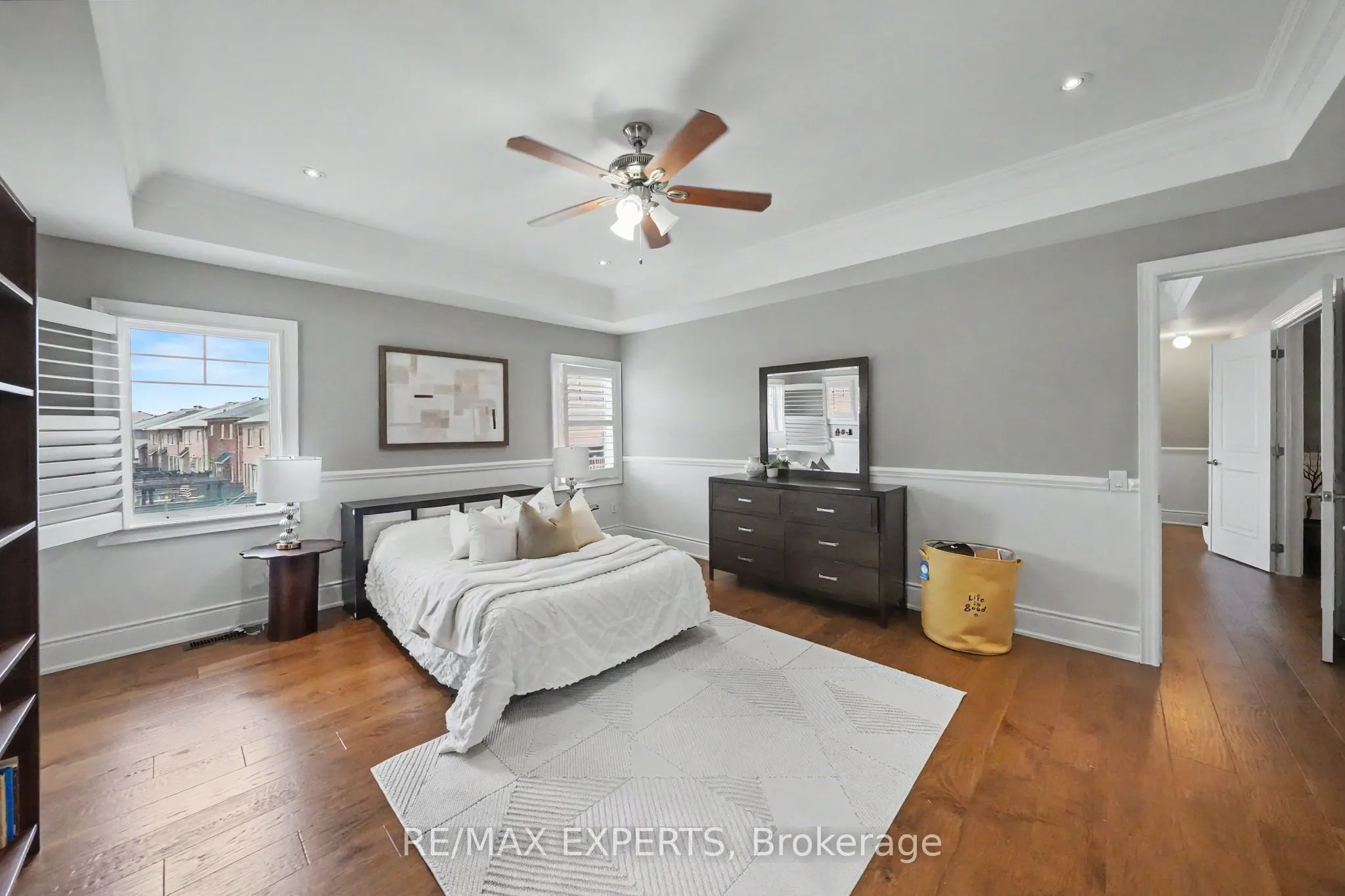 74 Dunrobin Crescent